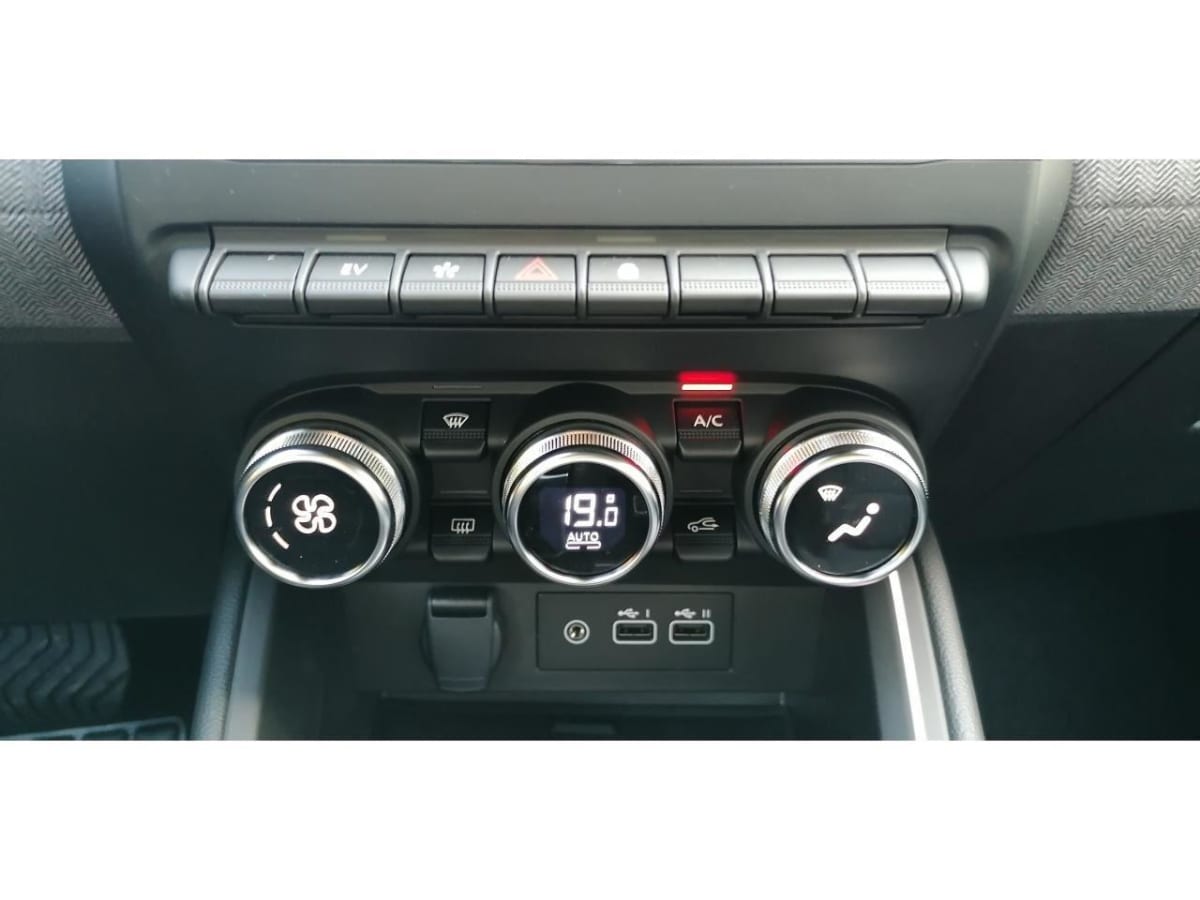 359723_p2 - RENAULT - CLIO - 2025 - photo 10