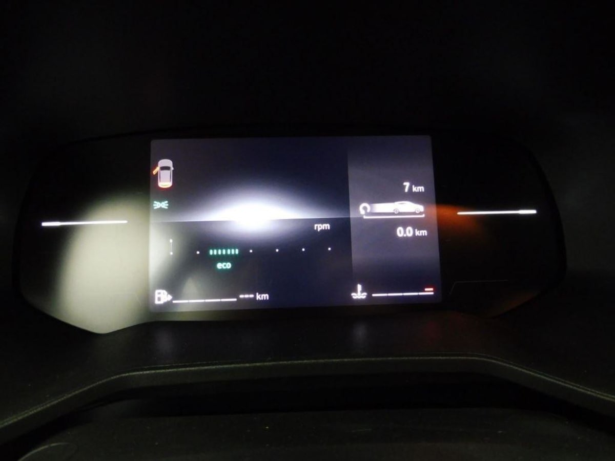 367744_p2 - RENAULT - CLIO - 2025 - photo 9