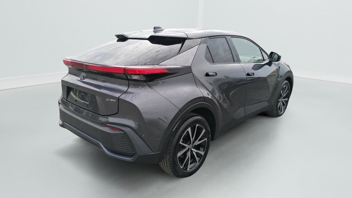 353157_p2 - TOYOTA - C HR - 2024 - photo 4