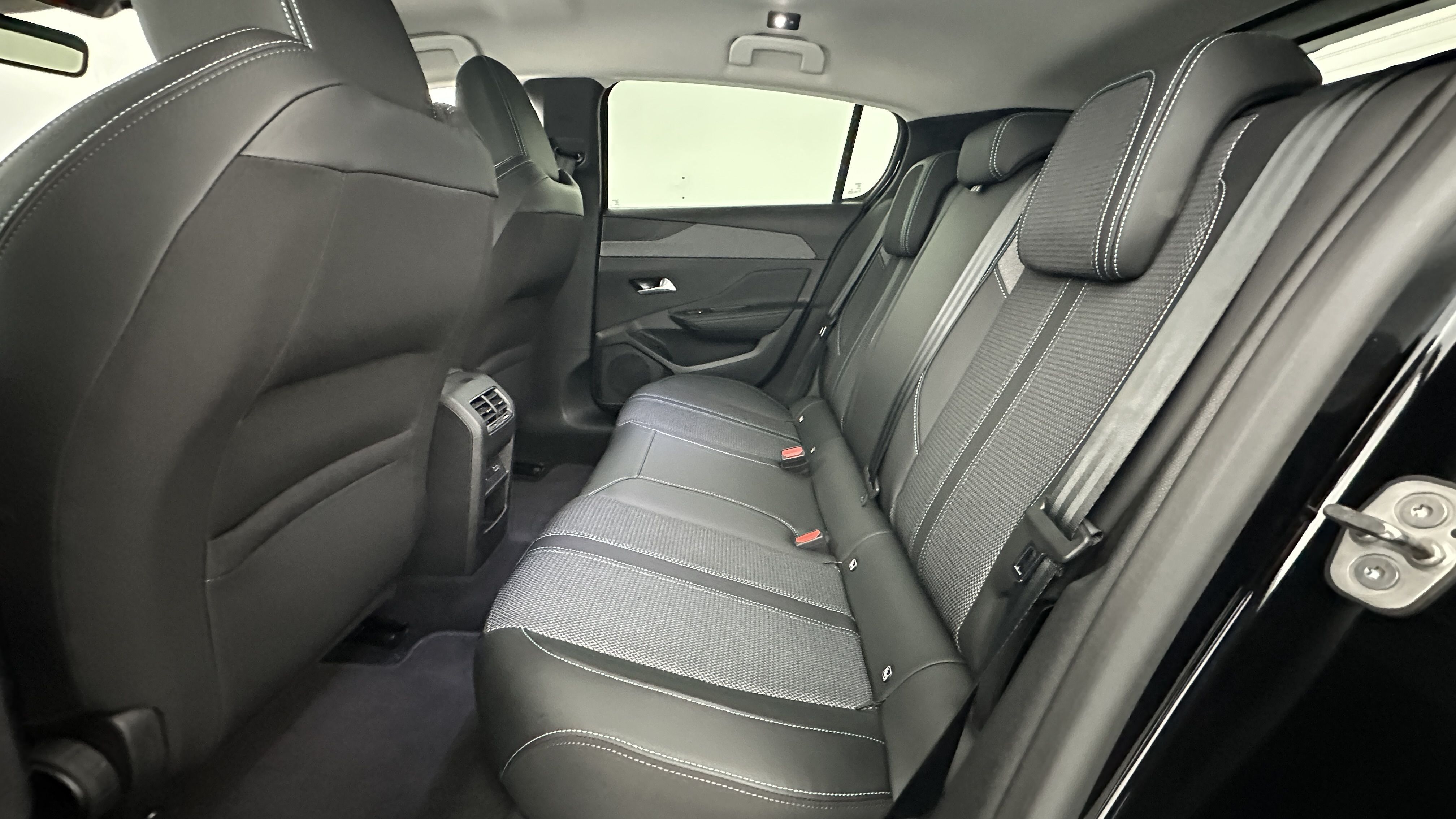 GLI00011385_p53 - PEUGEOT - 308 - 2025 - photo 9