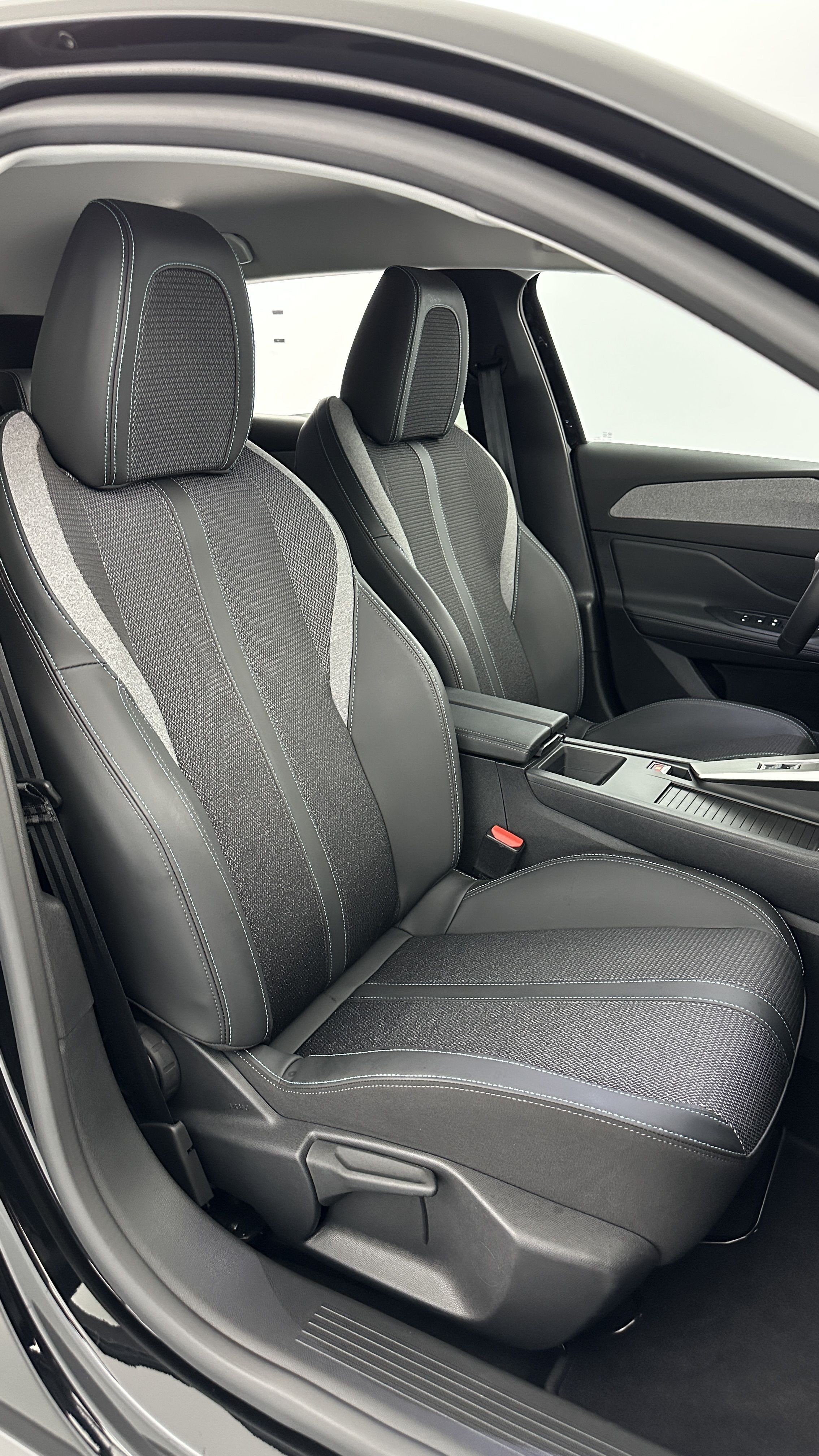 GLI00011385_p53 - PEUGEOT - 308 - 2025 - photo 18