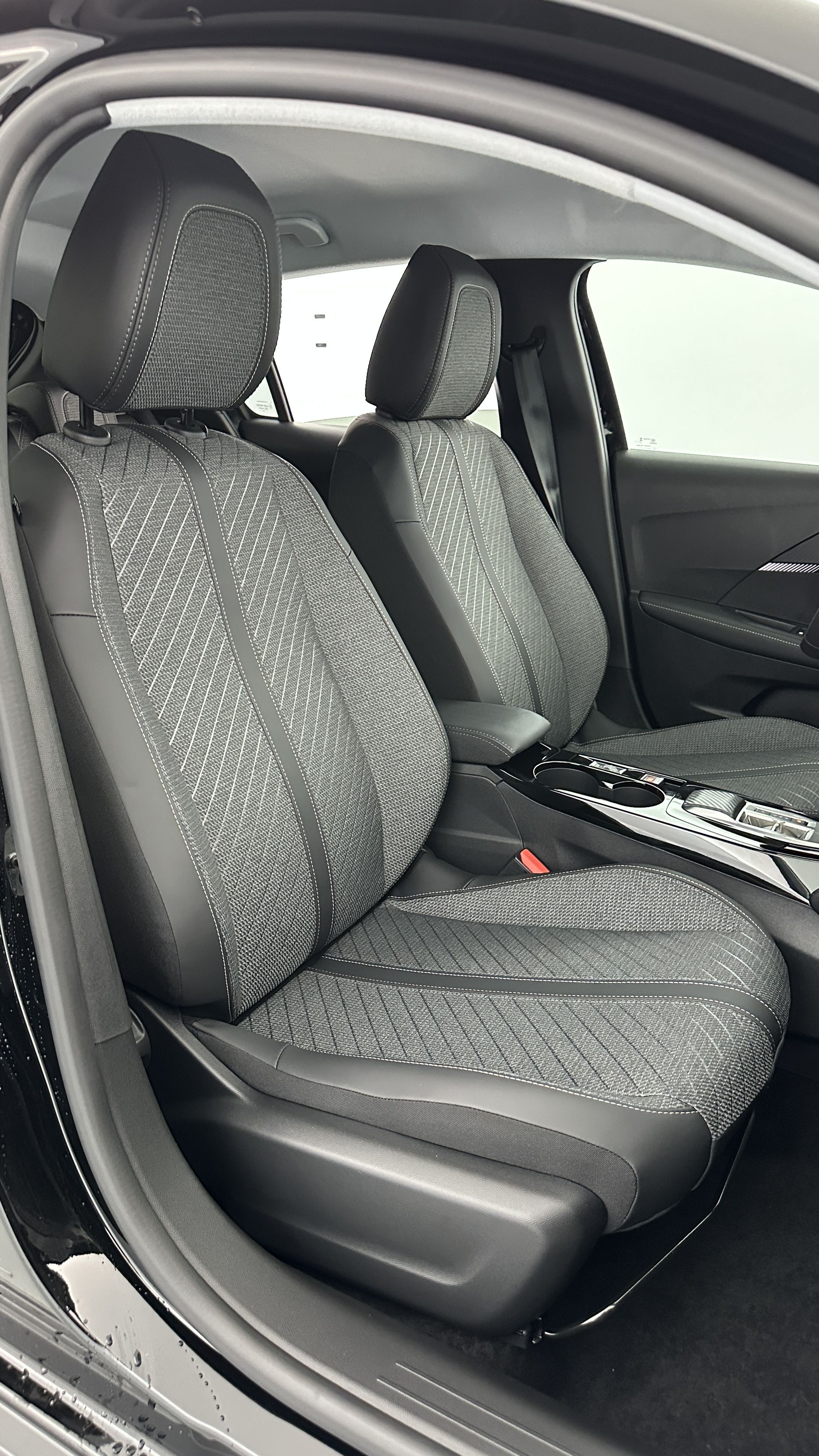 GLI00009593_p53 - PEUGEOT - 208 - 2025 - photo 17