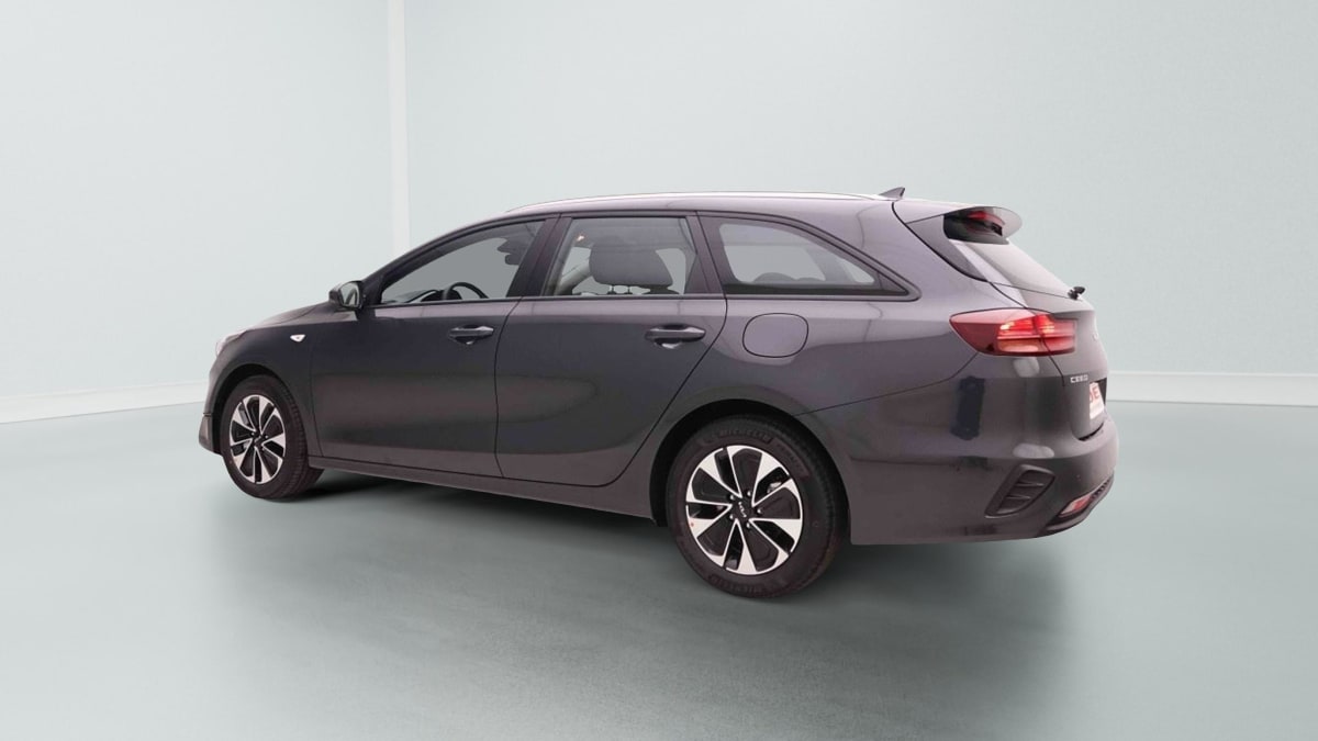 363904_p2 - KIA - CEED SW - 2025 - photo 3