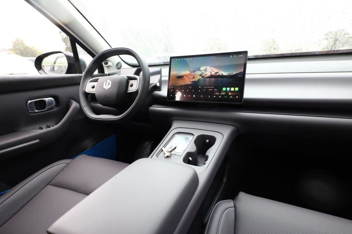 371106_p2 - LEAPMOTOR - C10 - 2025 - photo 8