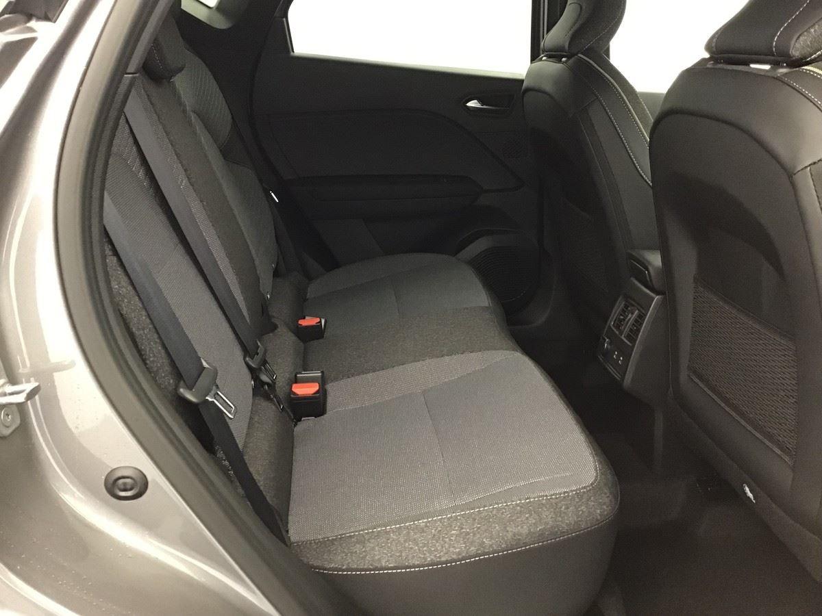 369839_p2 - RENAULT - CAPTUR - 2025 - photo 7