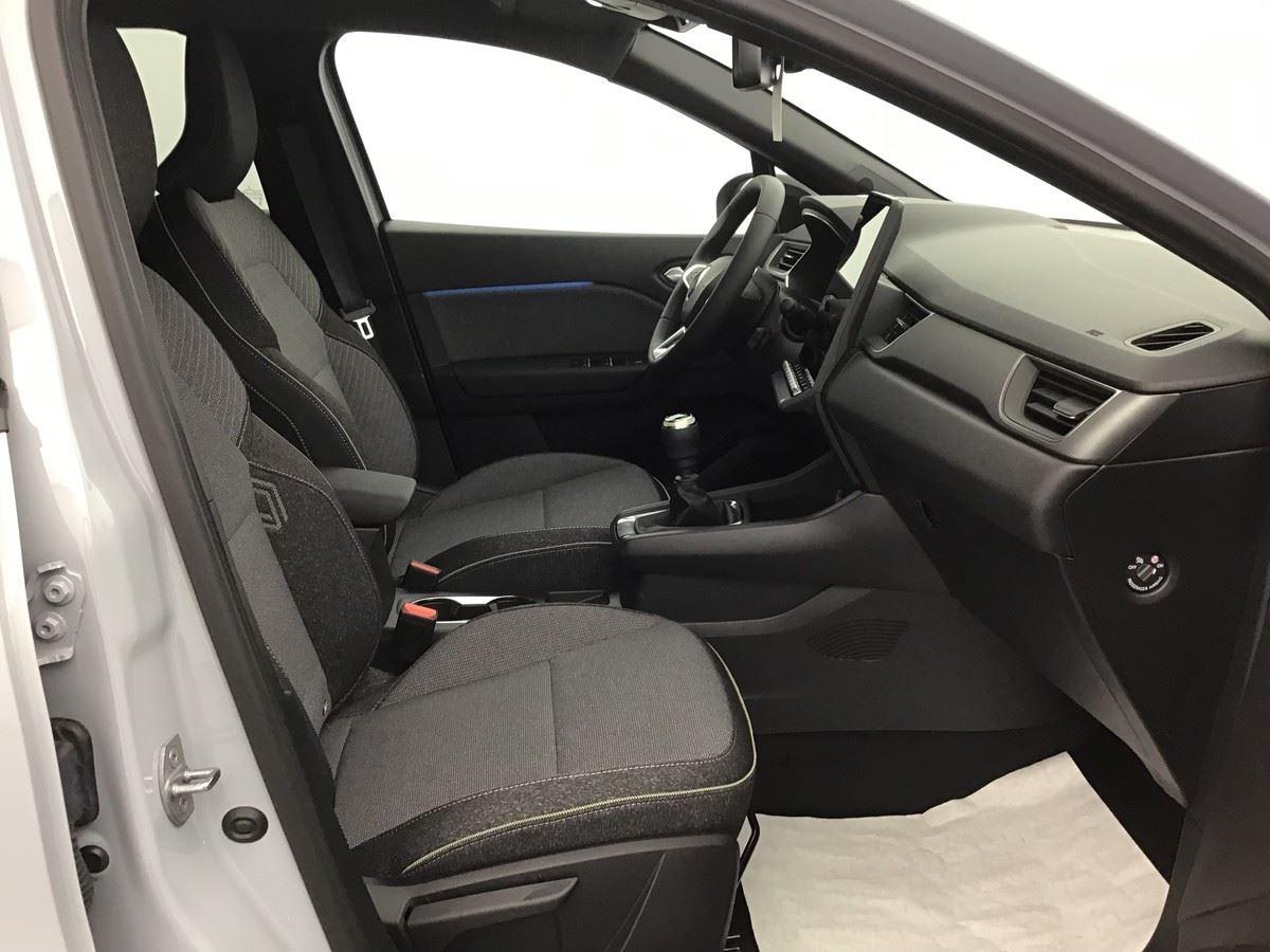 369828_p2 - RENAULT - CAPTUR - 2025 - photo 6