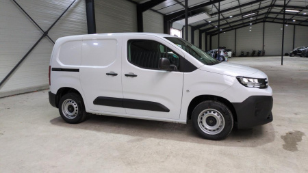 46464_p28 - PEUGEOT - PARTNER - 2025