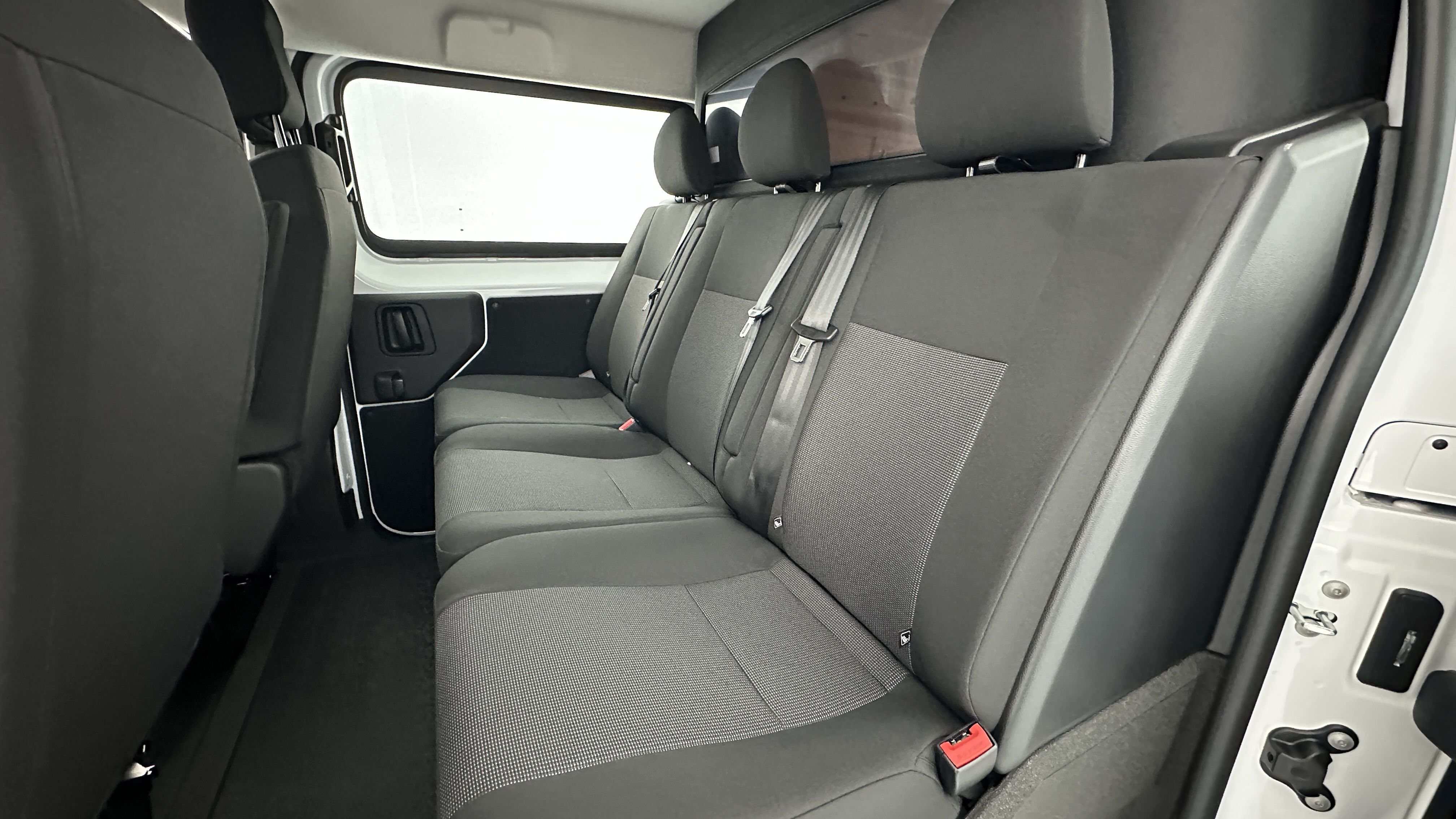 GLI00010634_p53 - PEUGEOT - EXPERT CA - 2025 - photo 8