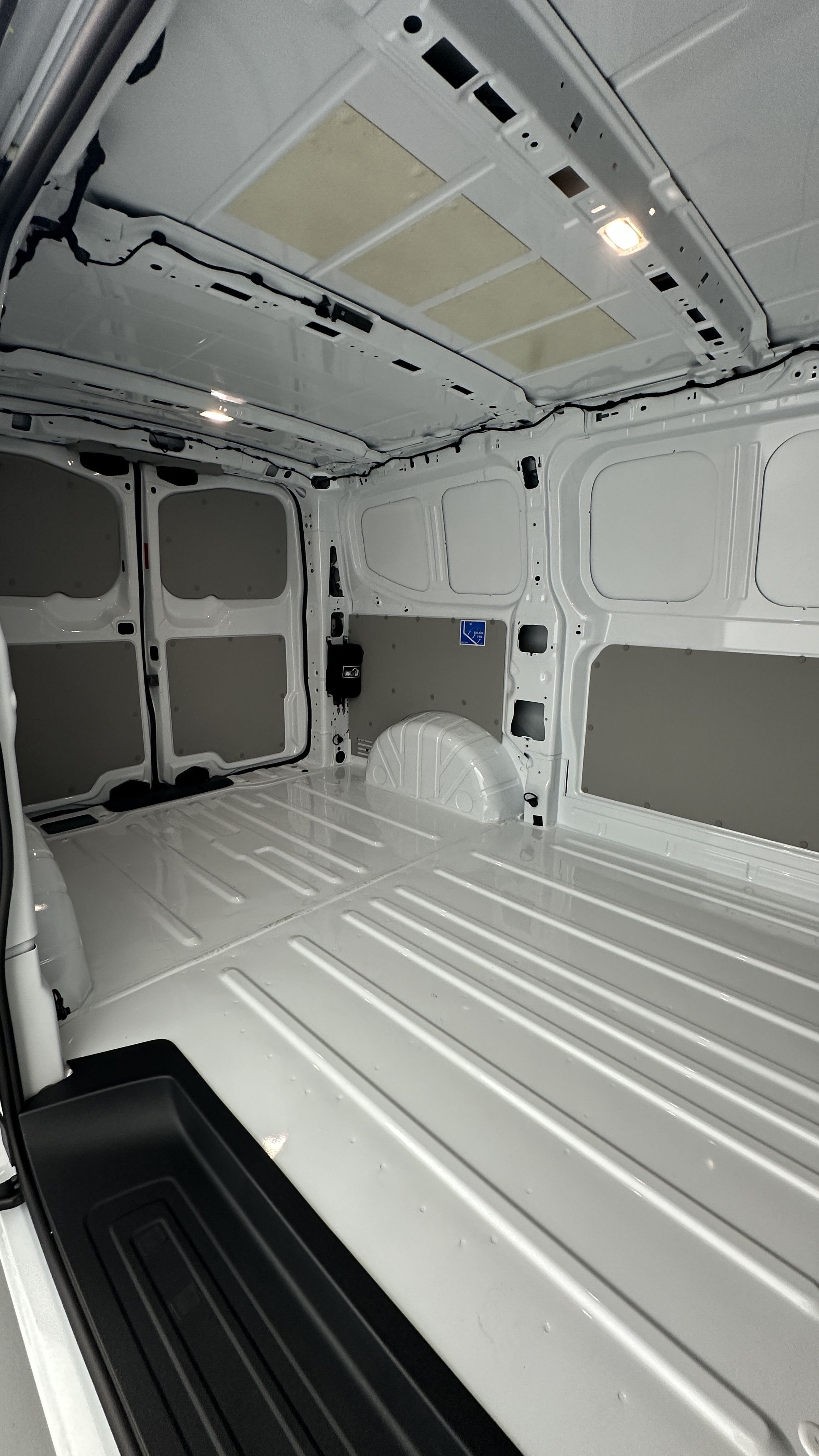 GLI00007680_p53 - VOLKSWAGEN - TRANSPORTER - 2025 - photo 8