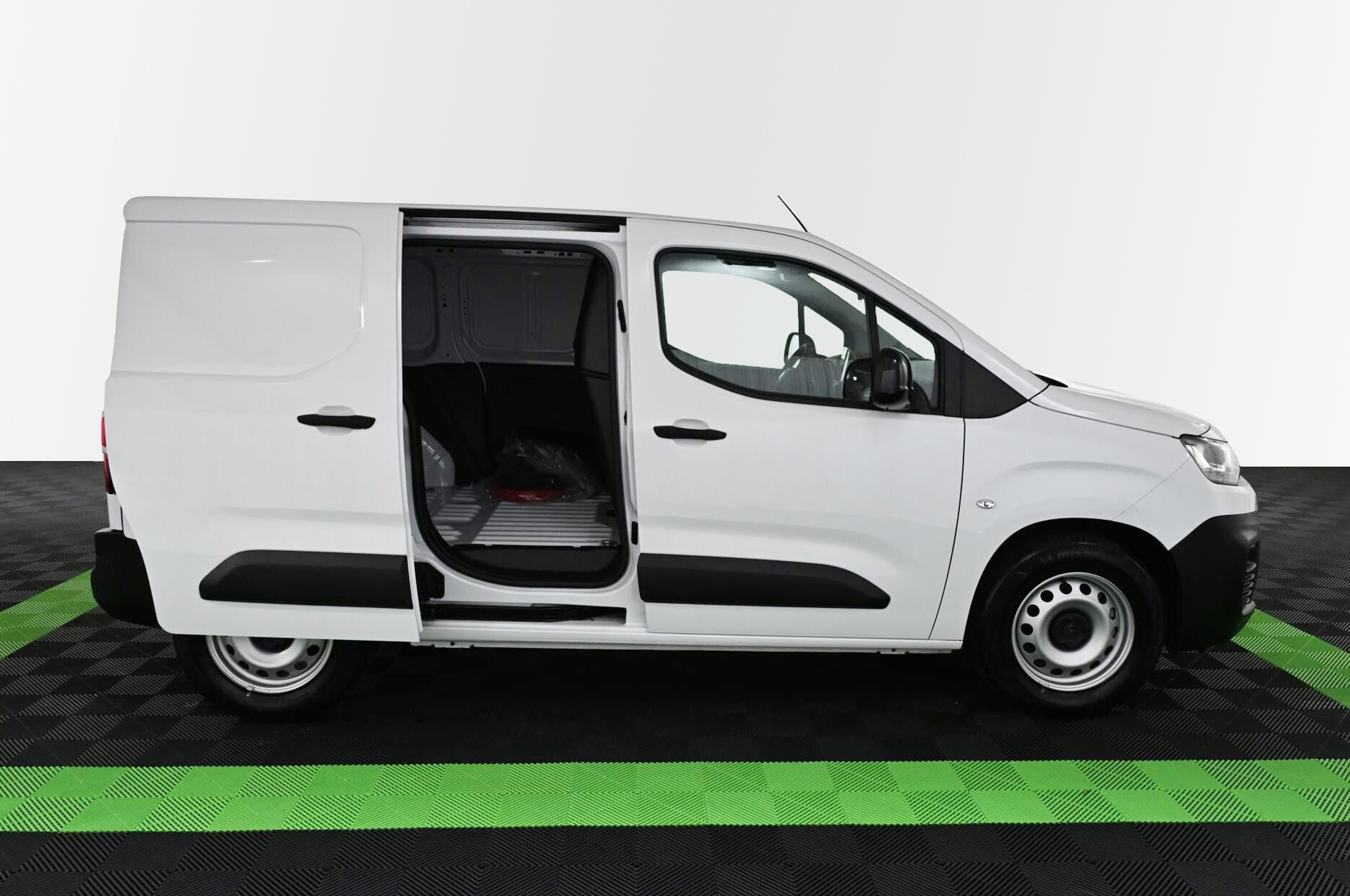 18908_p35 - CITROEN - BERLINGO - 2024 - photo 8