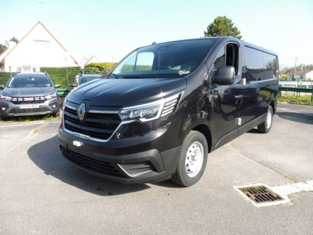 73400_p51 - RENAULT - TRAFIC - 2025