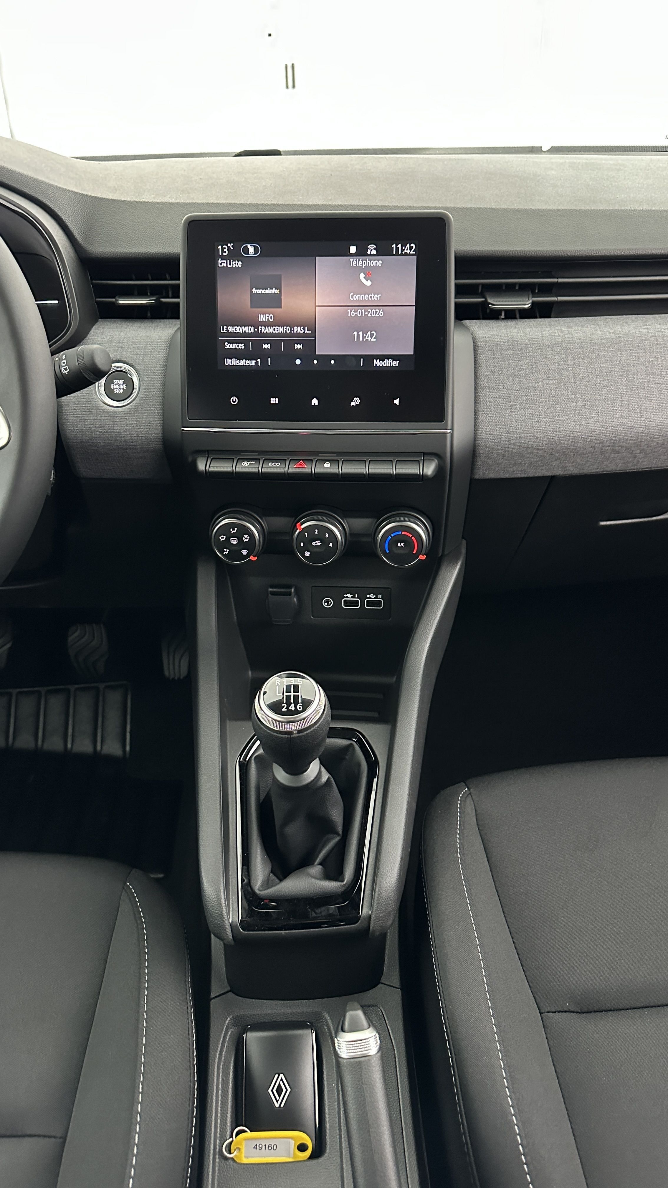 GLI00010438_p53 - RENAULT - CLIO - 2025 - photo 16