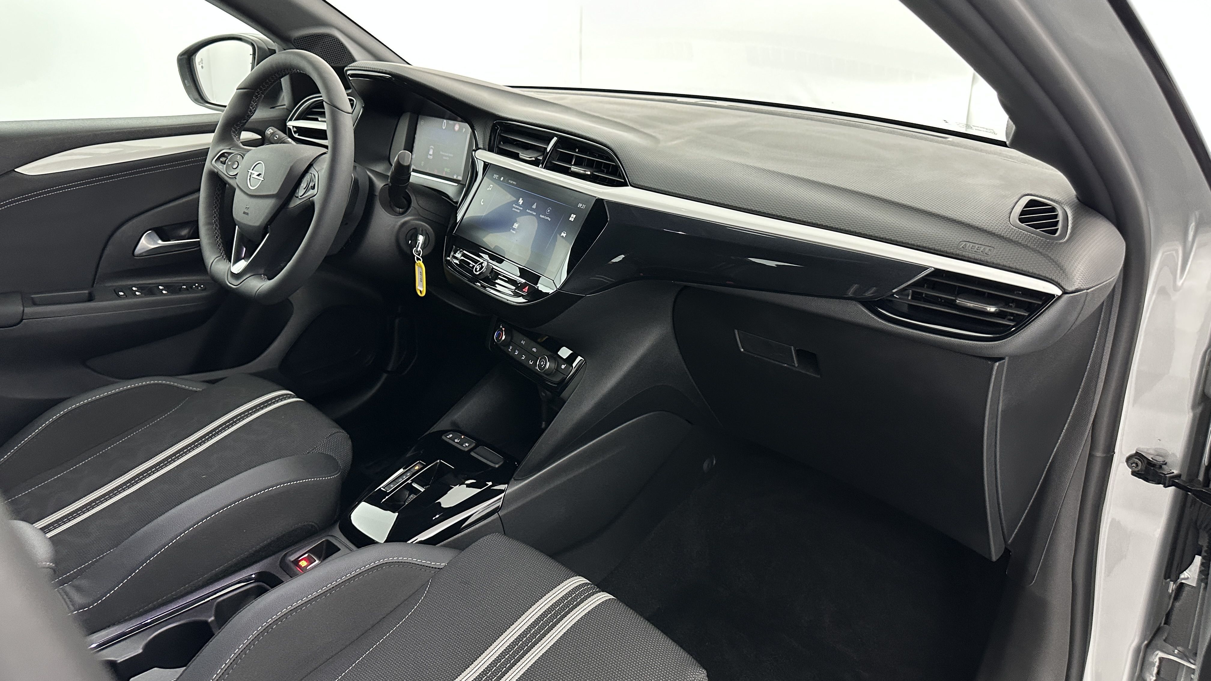 GLI00010134_p53 - OPEL - CORSA - 2025 - photo 8