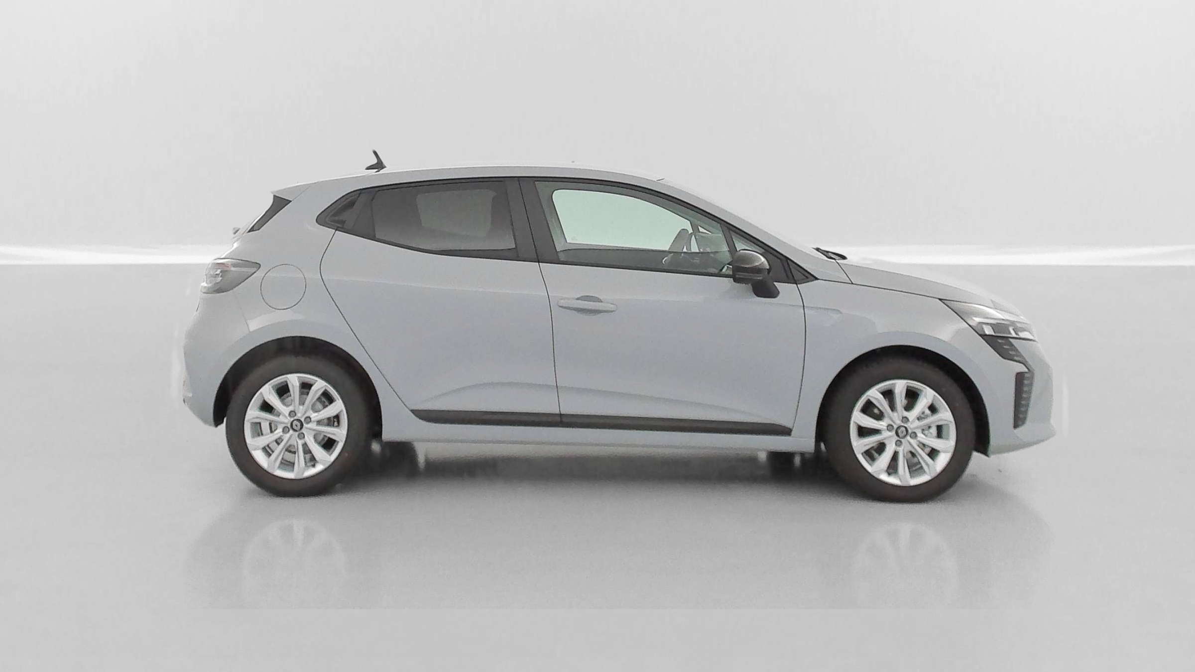 GLI00010433_p53 - RENAULT - CLIO - 2025 - photo 23