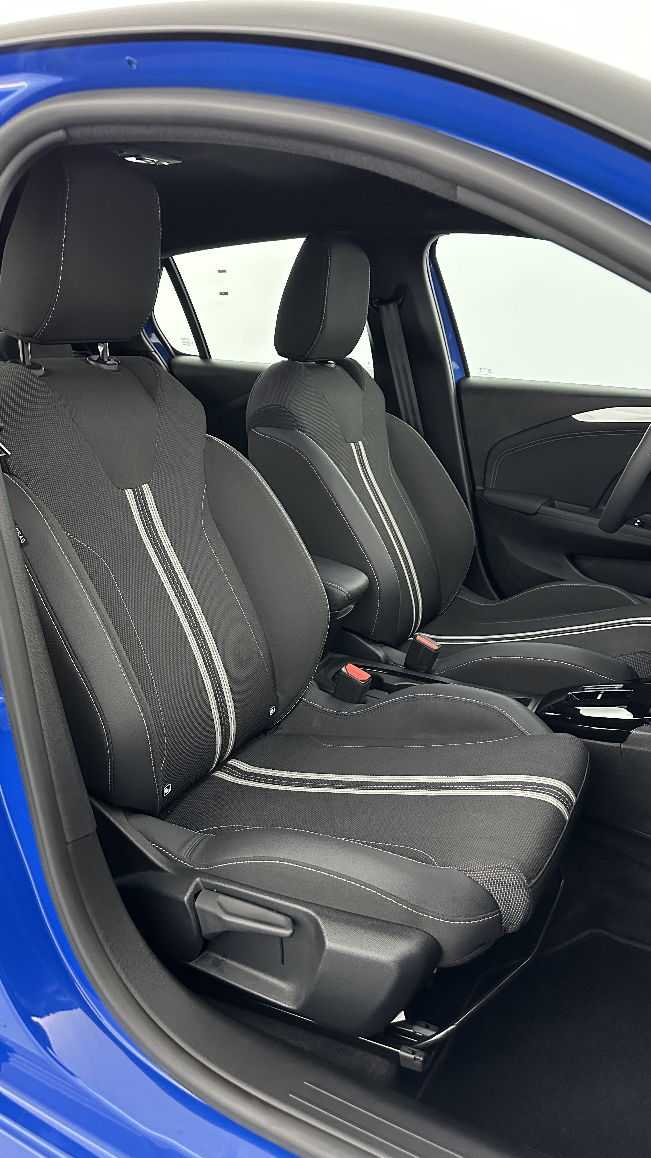 GLI00010136_p53 - OPEL - CORSA - 2025 - photo 18