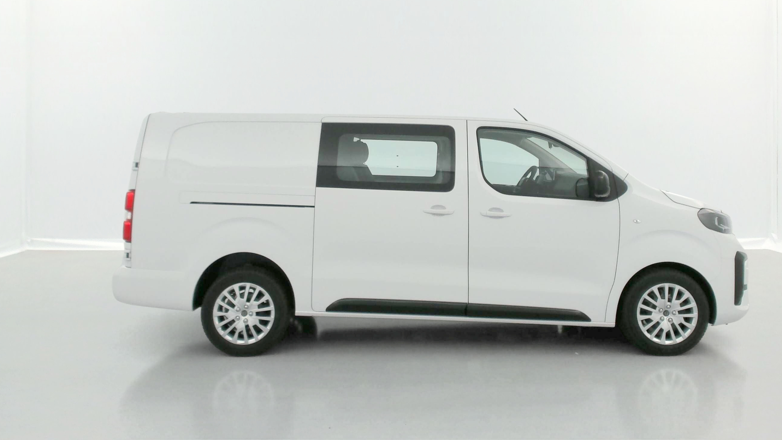 GLI00010639_p53 - PEUGEOT - EXPERT CA - 2025 - photo 19