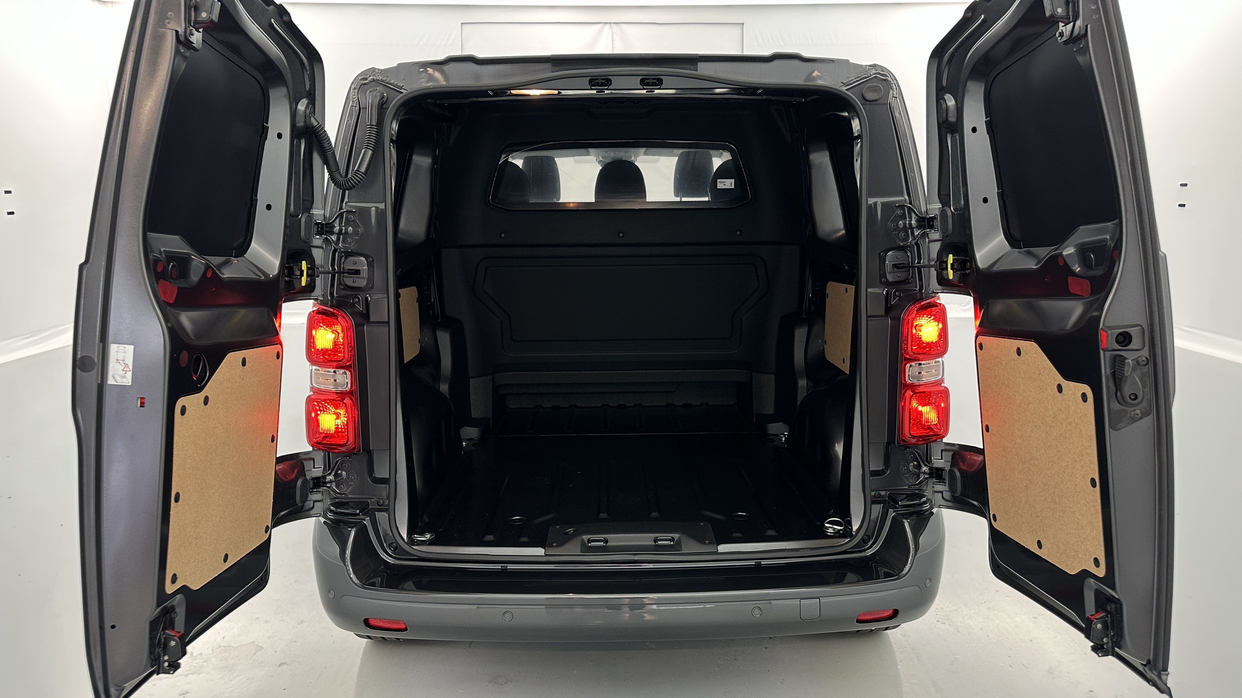 GLI00007636_p53 - PEUGEOT - EXPERT CA - 2025 - photo 9