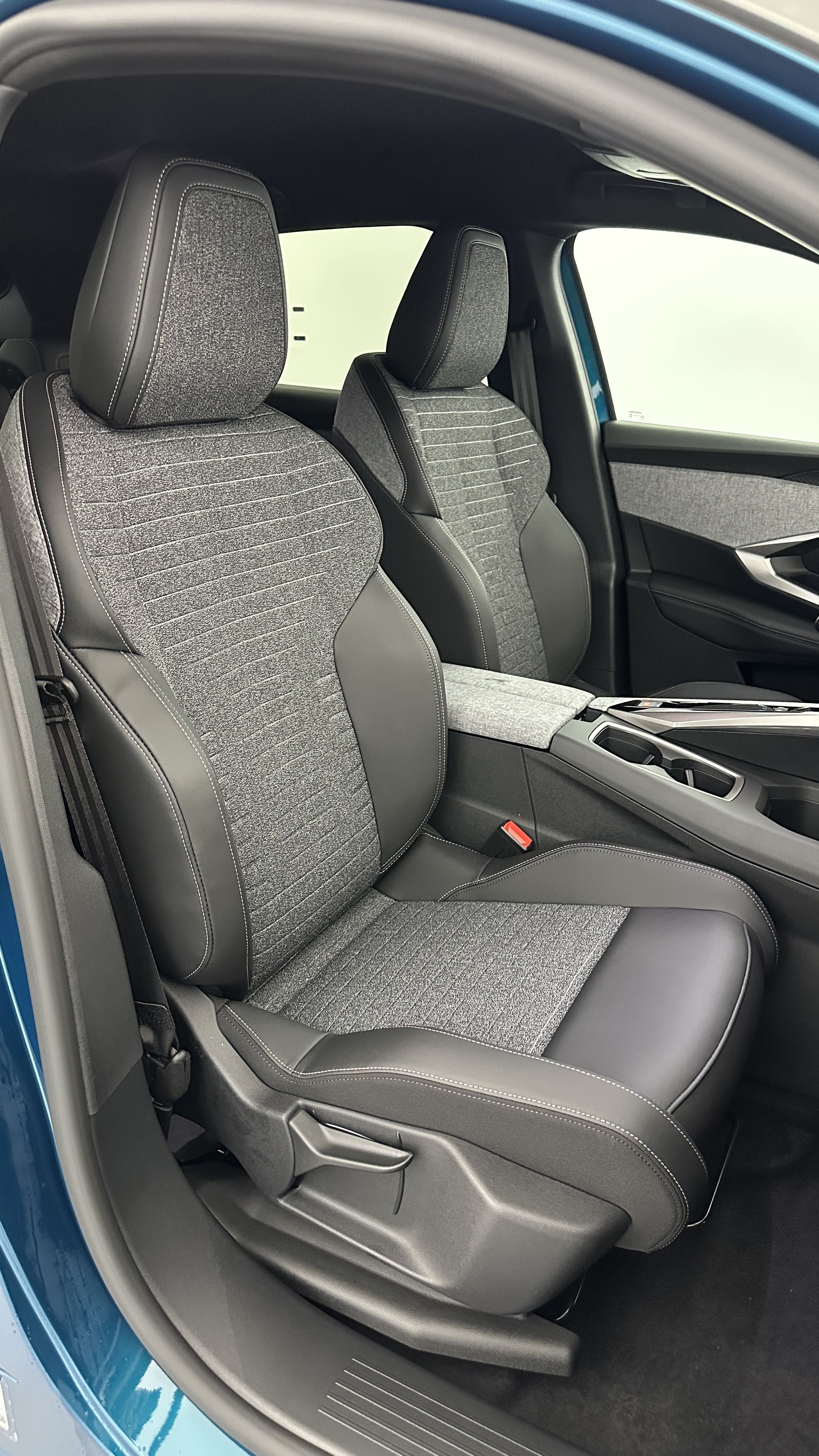 GLI00012569_p53 - PEUGEOT - 3008 - 2025 - photo 18