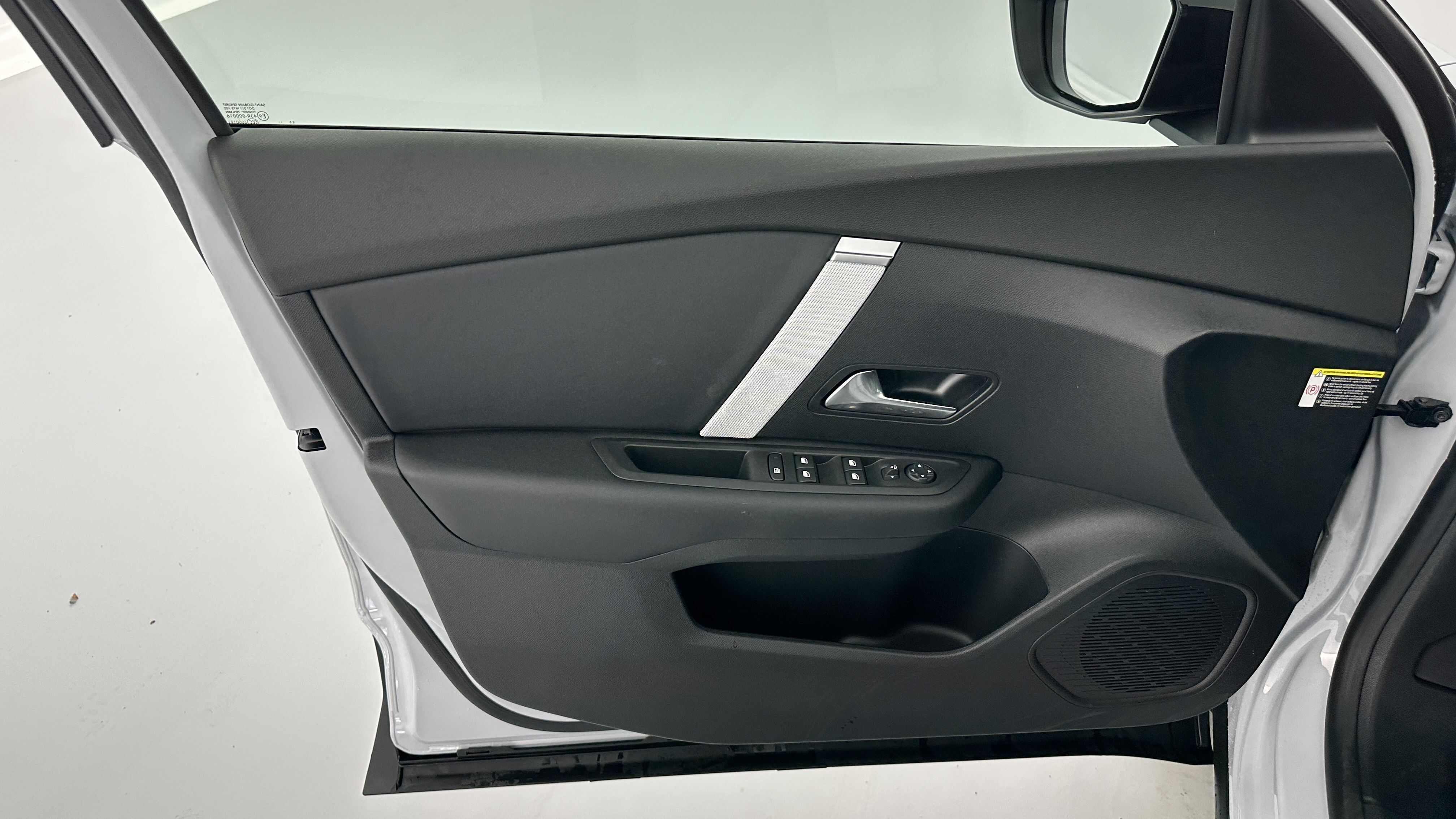 GLI00018729_p53 - CITROEN - C4 - 2025 - photo 13