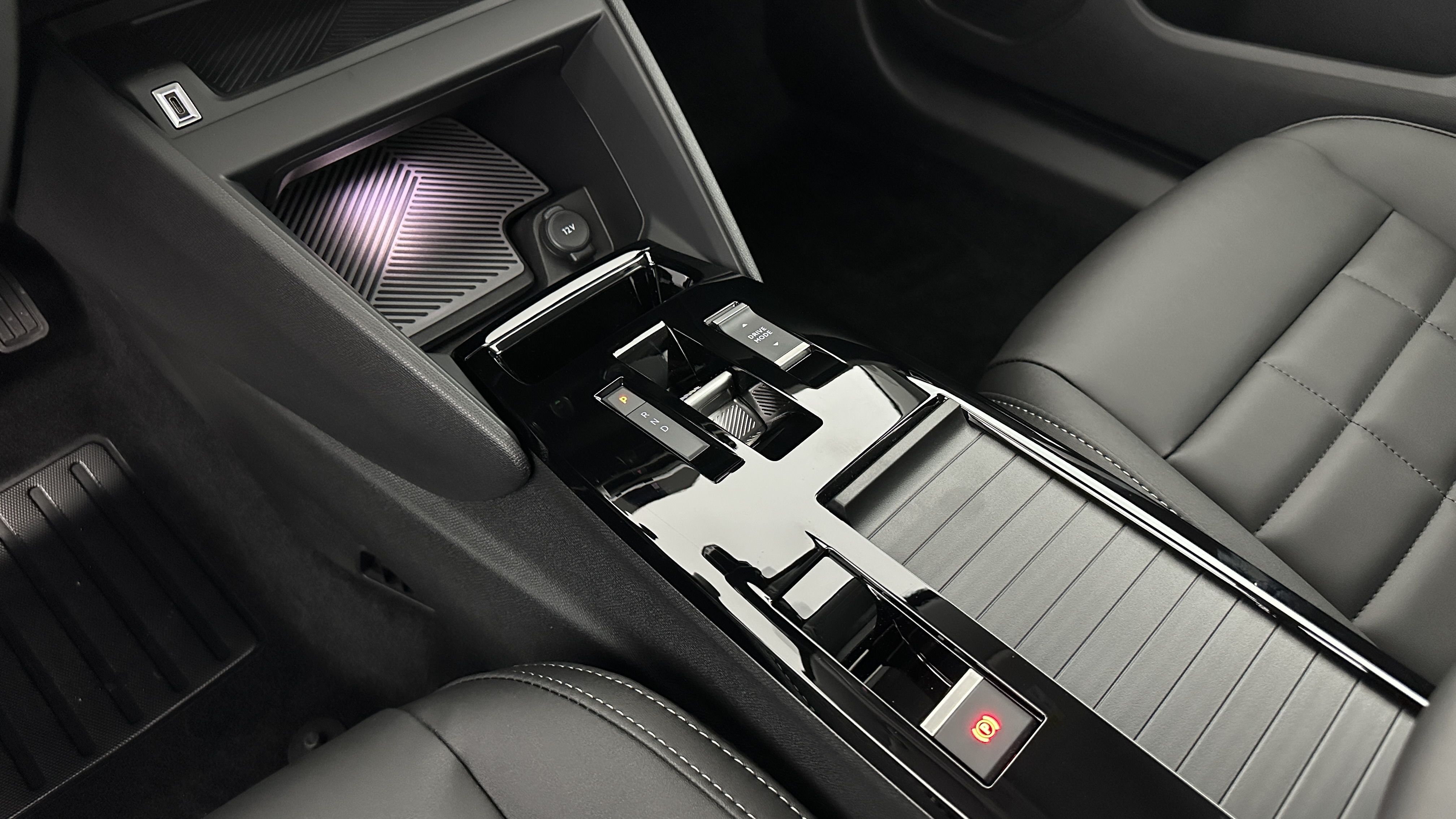 GLI00018729_p53 - CITROEN - C4 - 2025 - photo 17