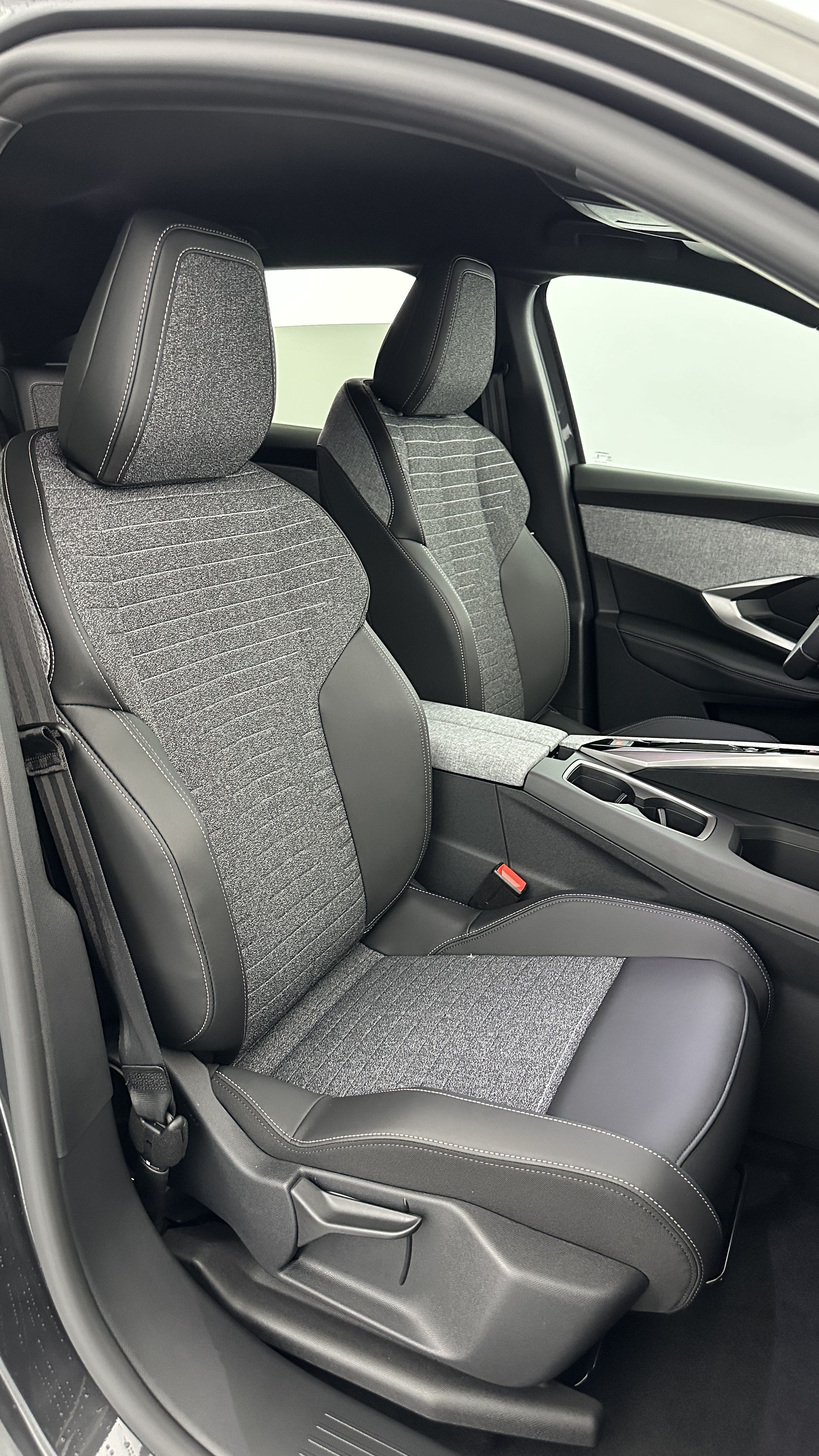 GLI00012577_p53 - PEUGEOT - 3008 - 2025 - photo 18