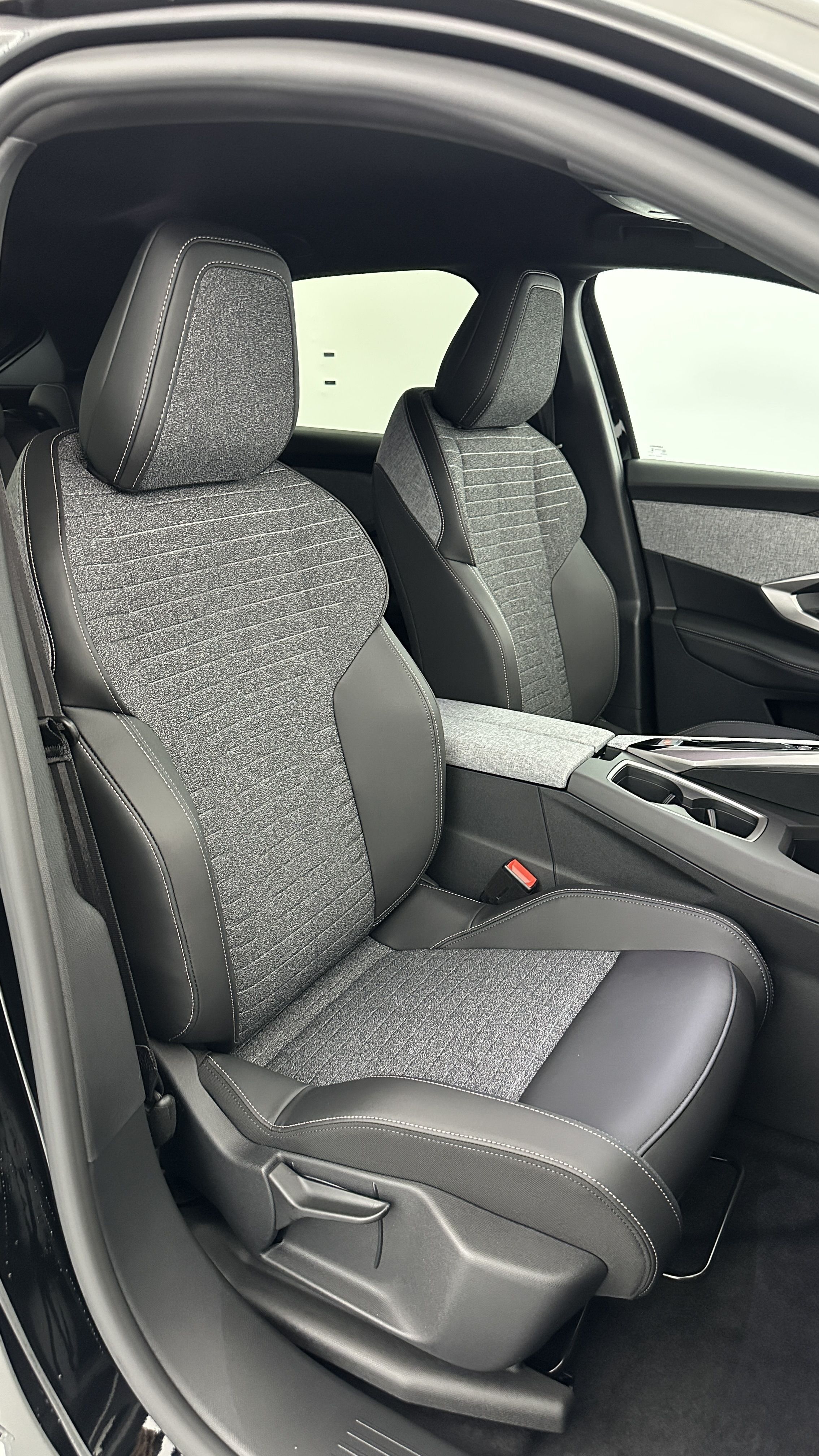 GLI00012564_p53 - PEUGEOT - 3008 - 2025 - photo 18