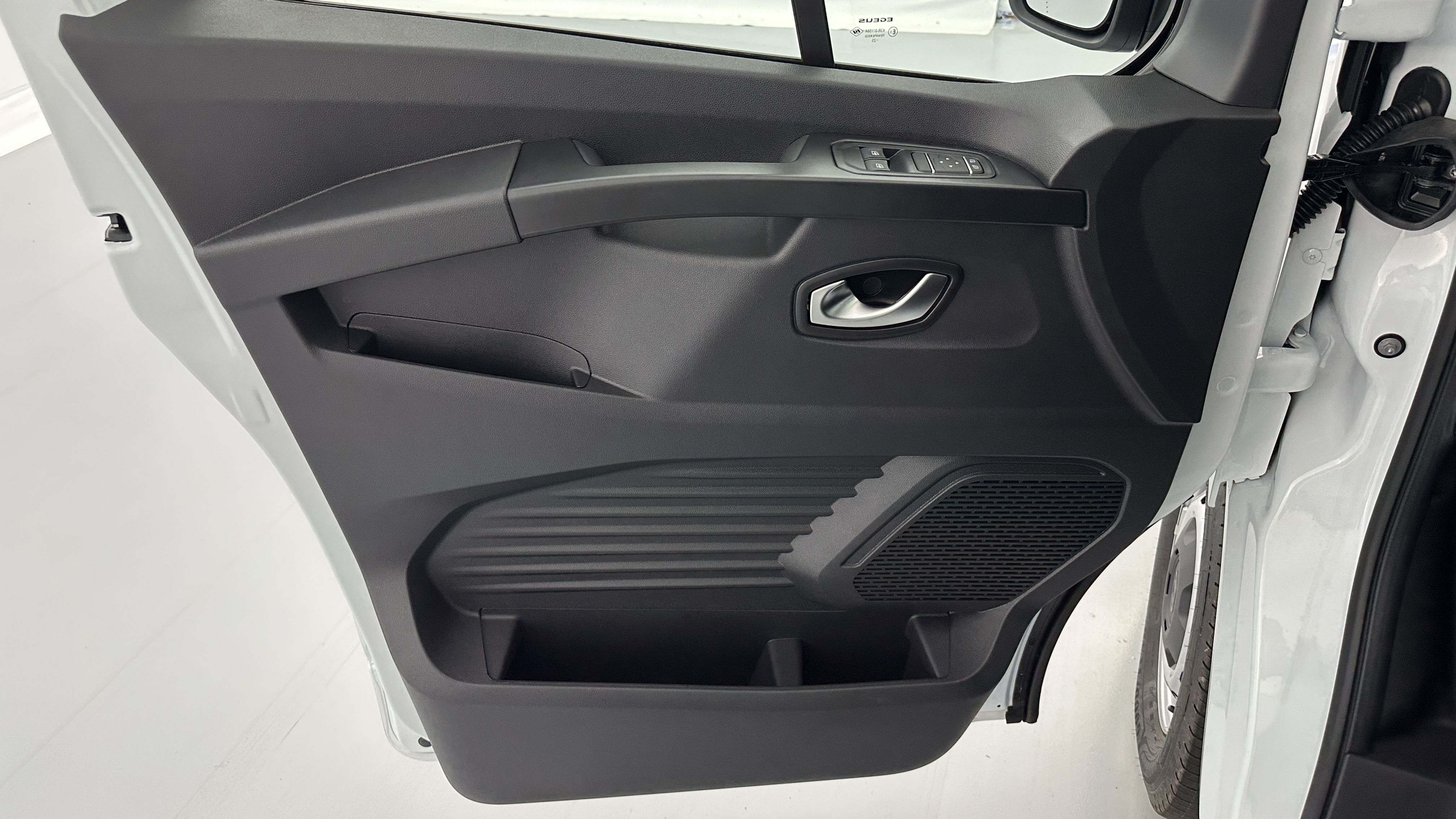 GLI00026309_p53 - RENAULT - TRAFIC - 2025 - photo 12