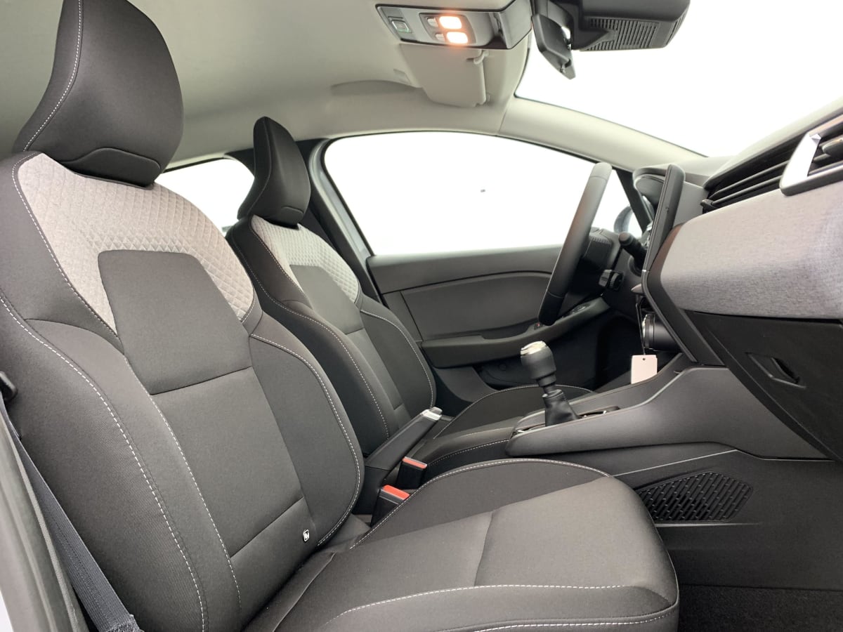 380675_p2 - RENAULT - CLIO 5 - 2025 - photo 9