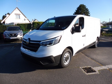 74158_p51 - RENAULT - TRAFIC - 2025