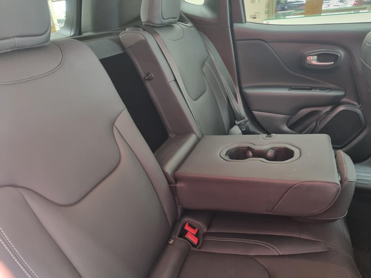 0679-0003019_p68 - JEEP - RENEGADE - 2024 - photo 27