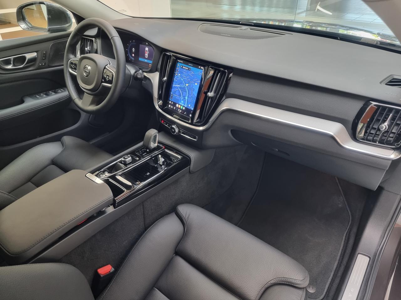 0679-0003030_p68 - VOLVO - V 60 - 2024 - photo 3