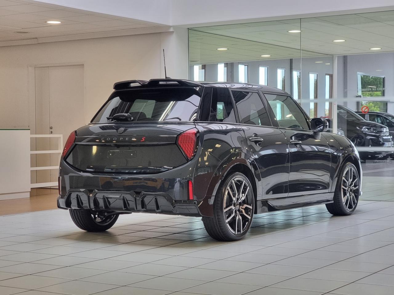 0679-0003054_p68 - MINI - COOPER - 2026 - photo 2