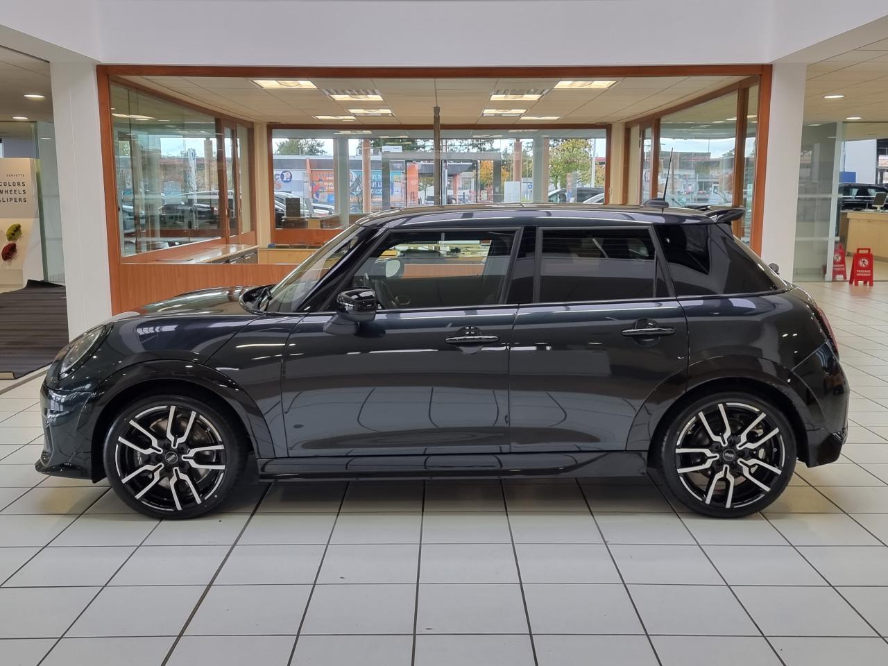 0679-0003054_p68 - MINI - COOPER - 2026 - photo 30