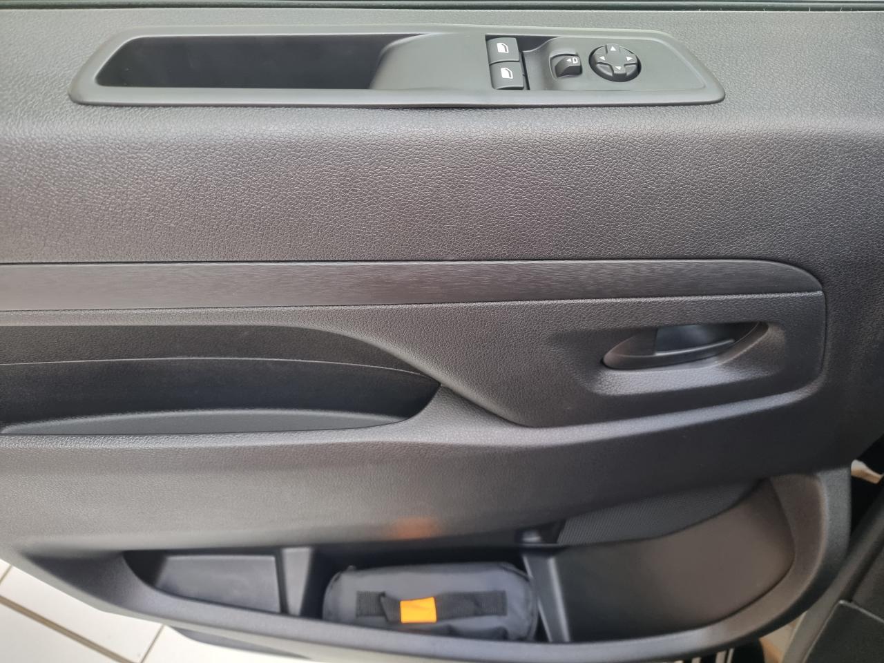 0679-0003138_p68 - PEUGEOT - EXPERT - 2025 - photo 17