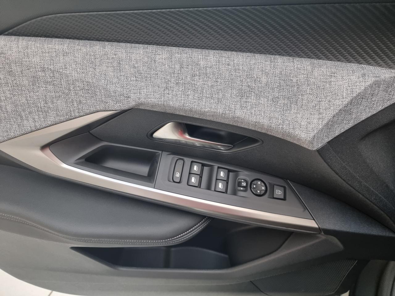 0679-0003277_p68 - PEUGEOT - 5008 - 2025 - photo 19