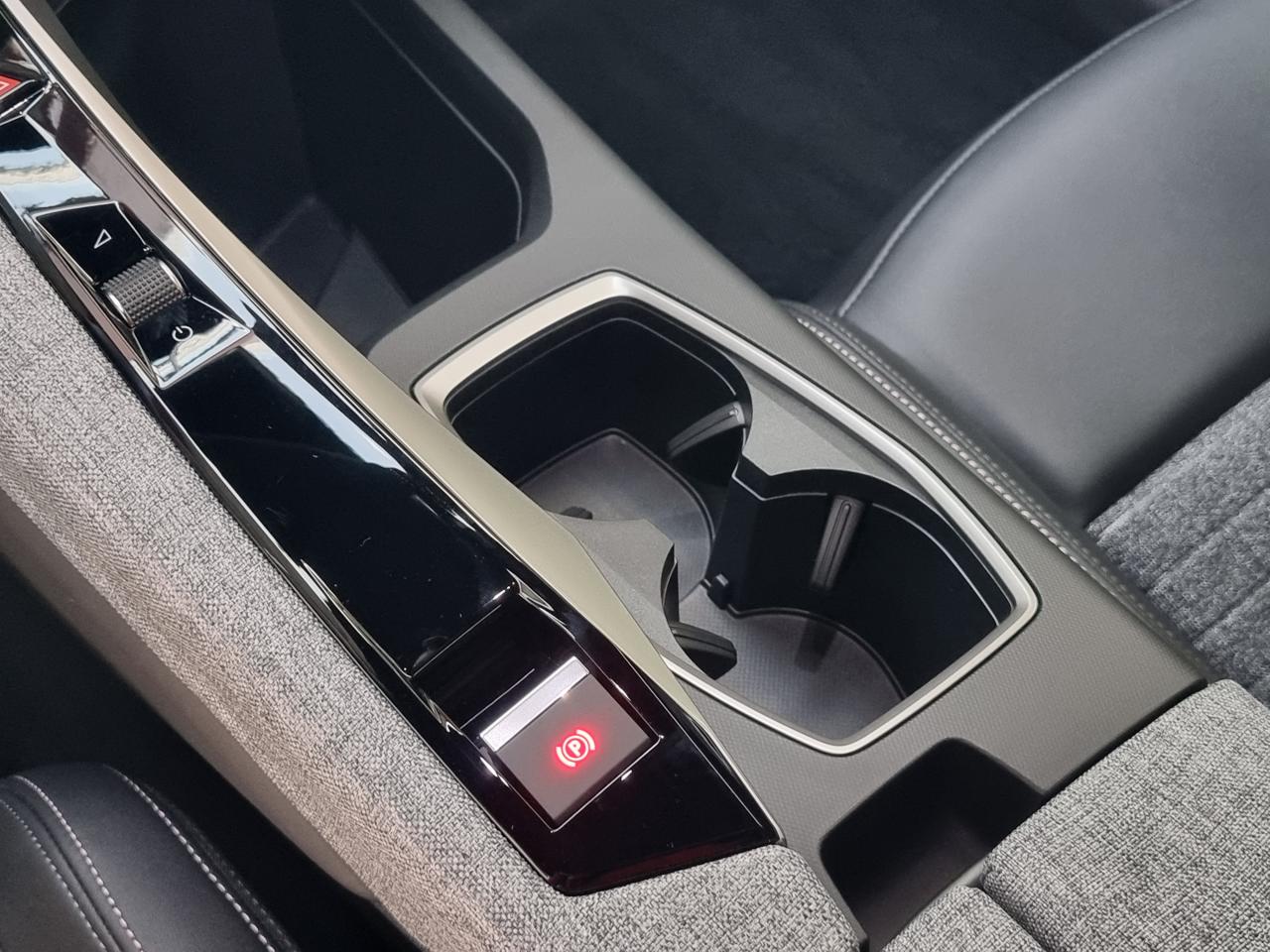 0679-0003277_p68 - PEUGEOT - 5008 - 2025 - photo 21