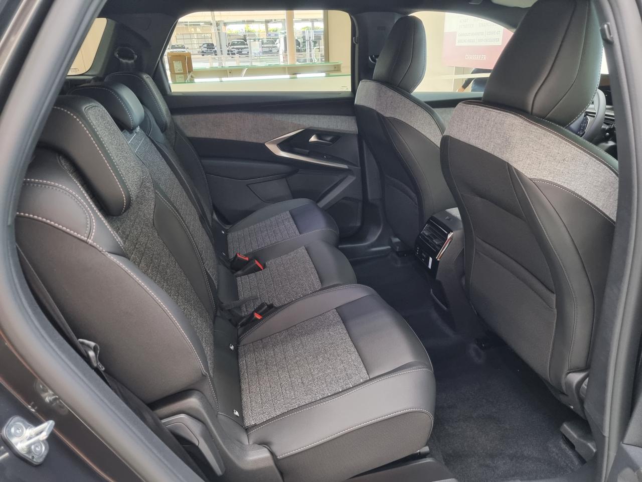 0679-0003277_p68 - PEUGEOT - 5008 - 2025 - photo 31