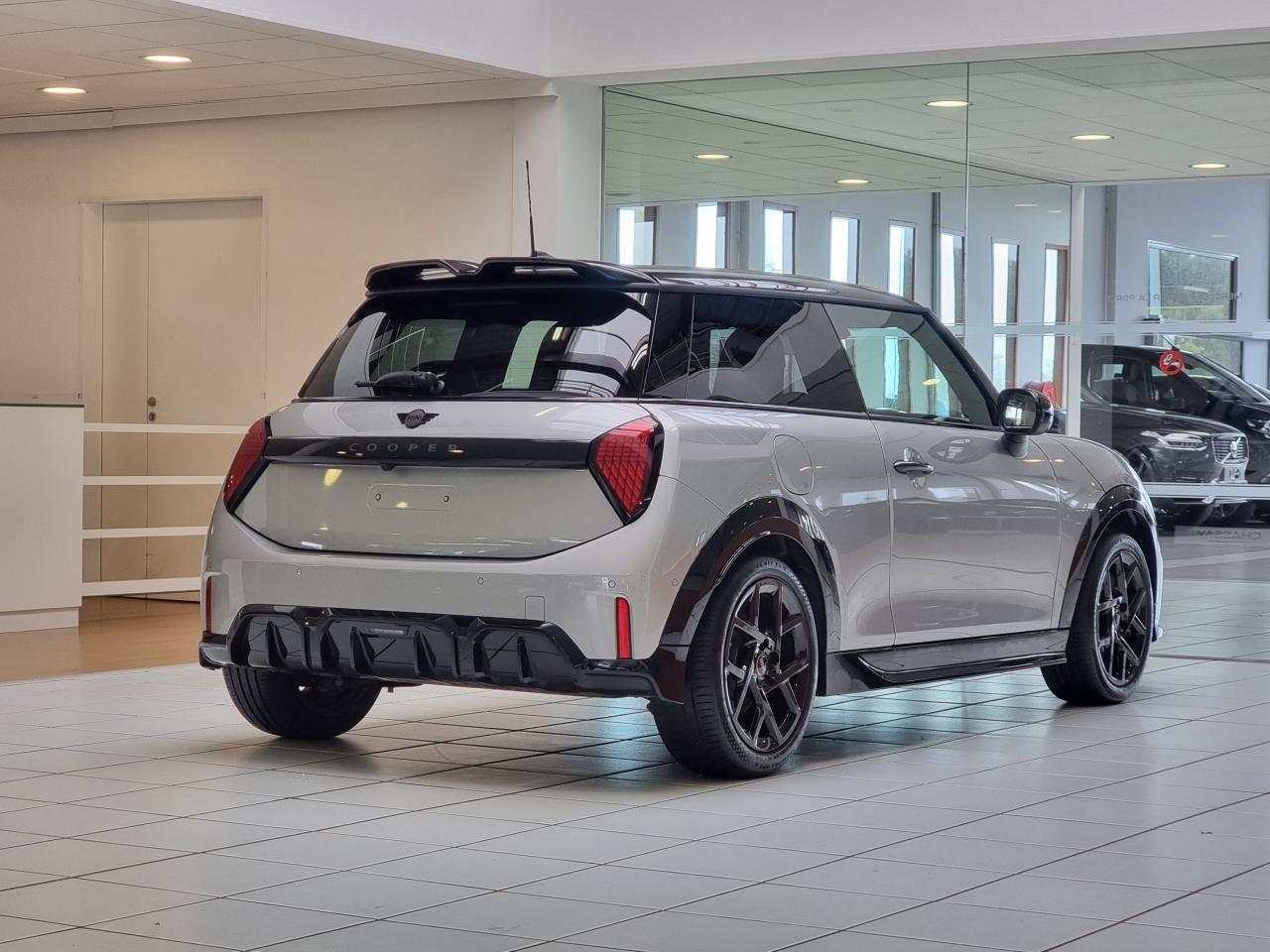0679-0003462_p68 - MINI - COOPER - 2025 - photo 2