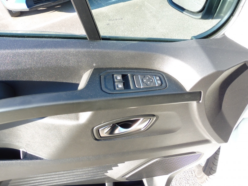 74158_p51 - RENAULT - TRAFIC - 2025 - photo 7