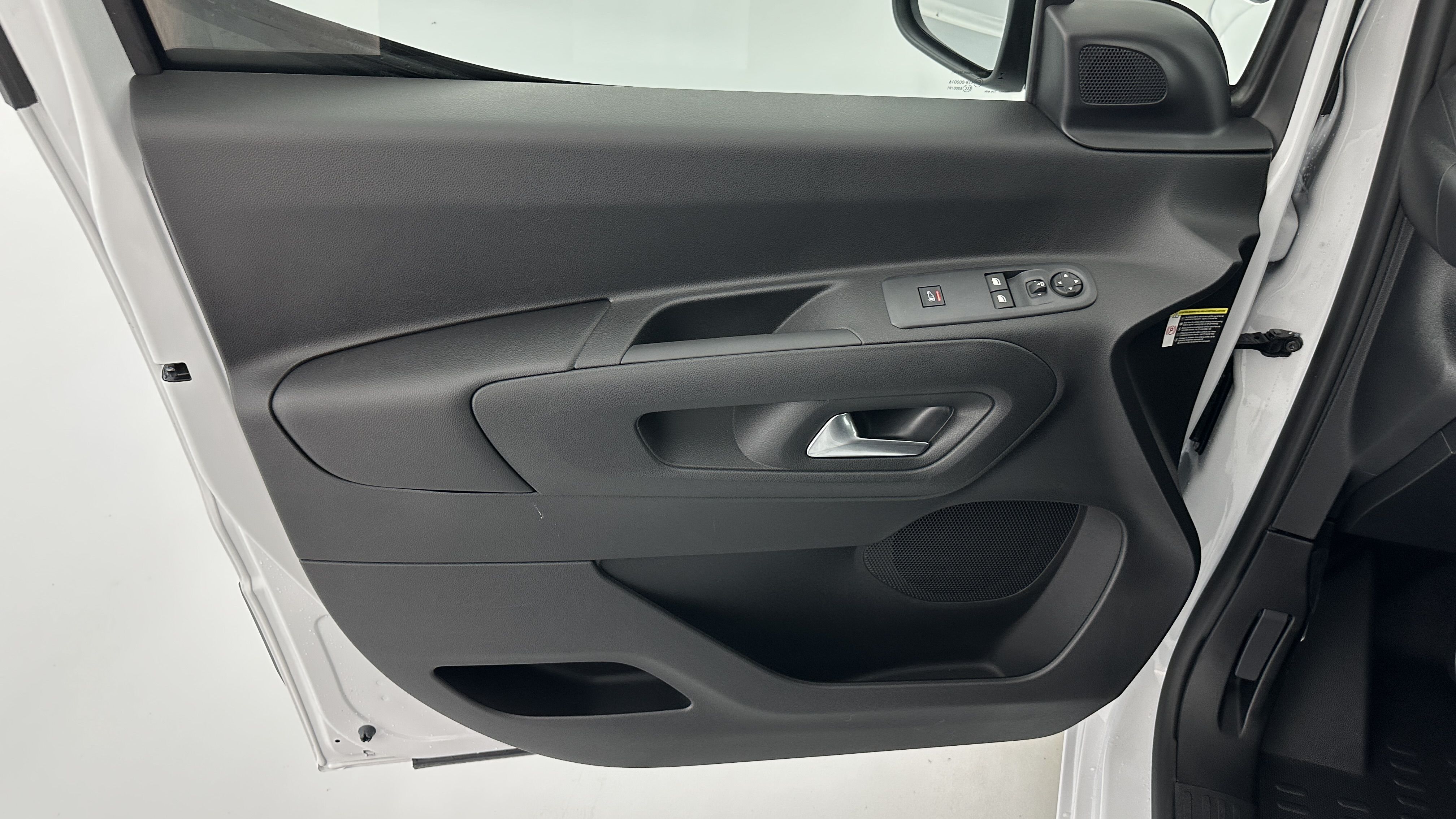 GLI00017532_p53 - CITROEN - BERLINGO - 2025 - photo 11