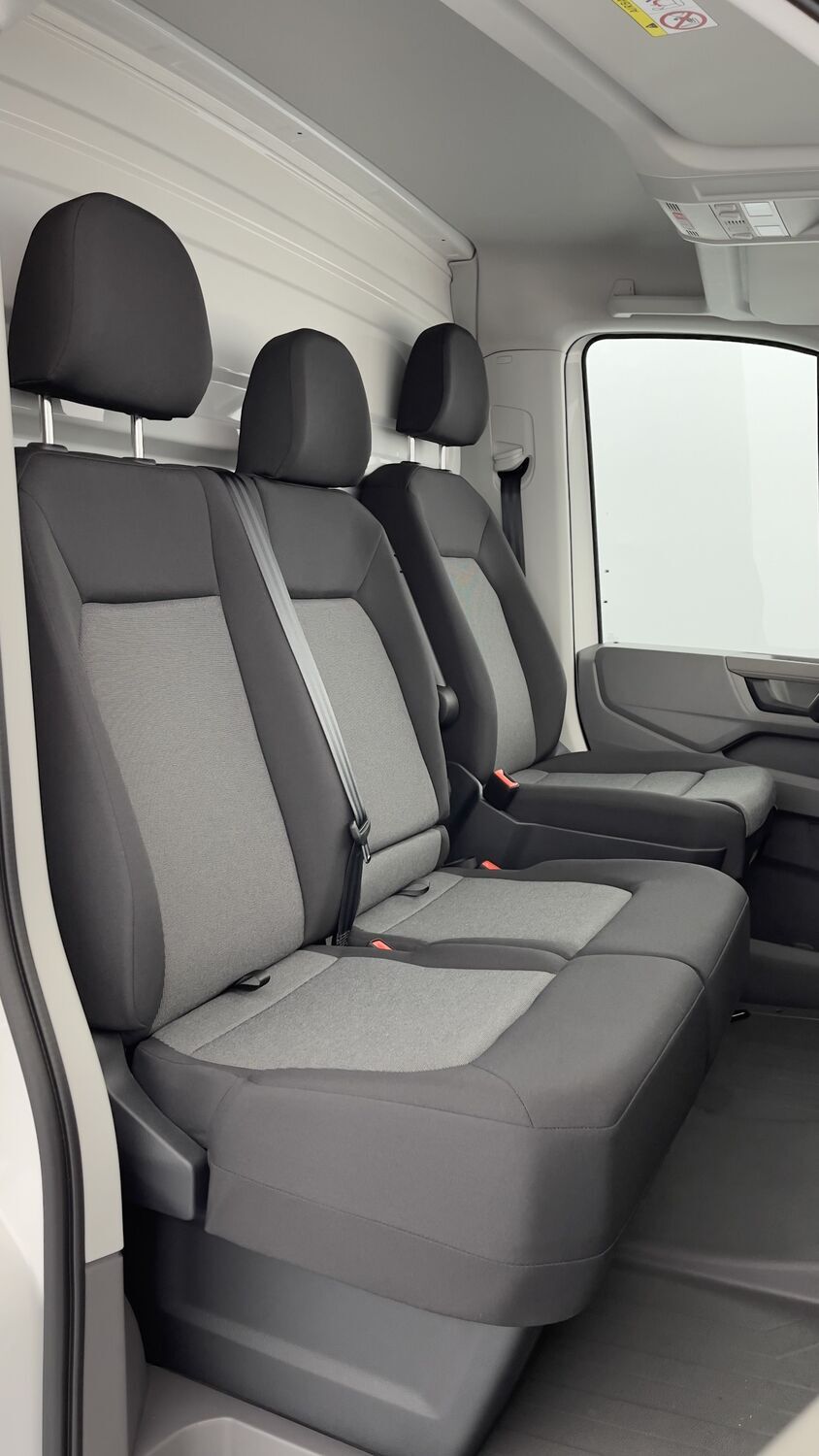 GLI00274377_p53 - VOLKSWAGEN - CRAFTER - 2024 - photo 14