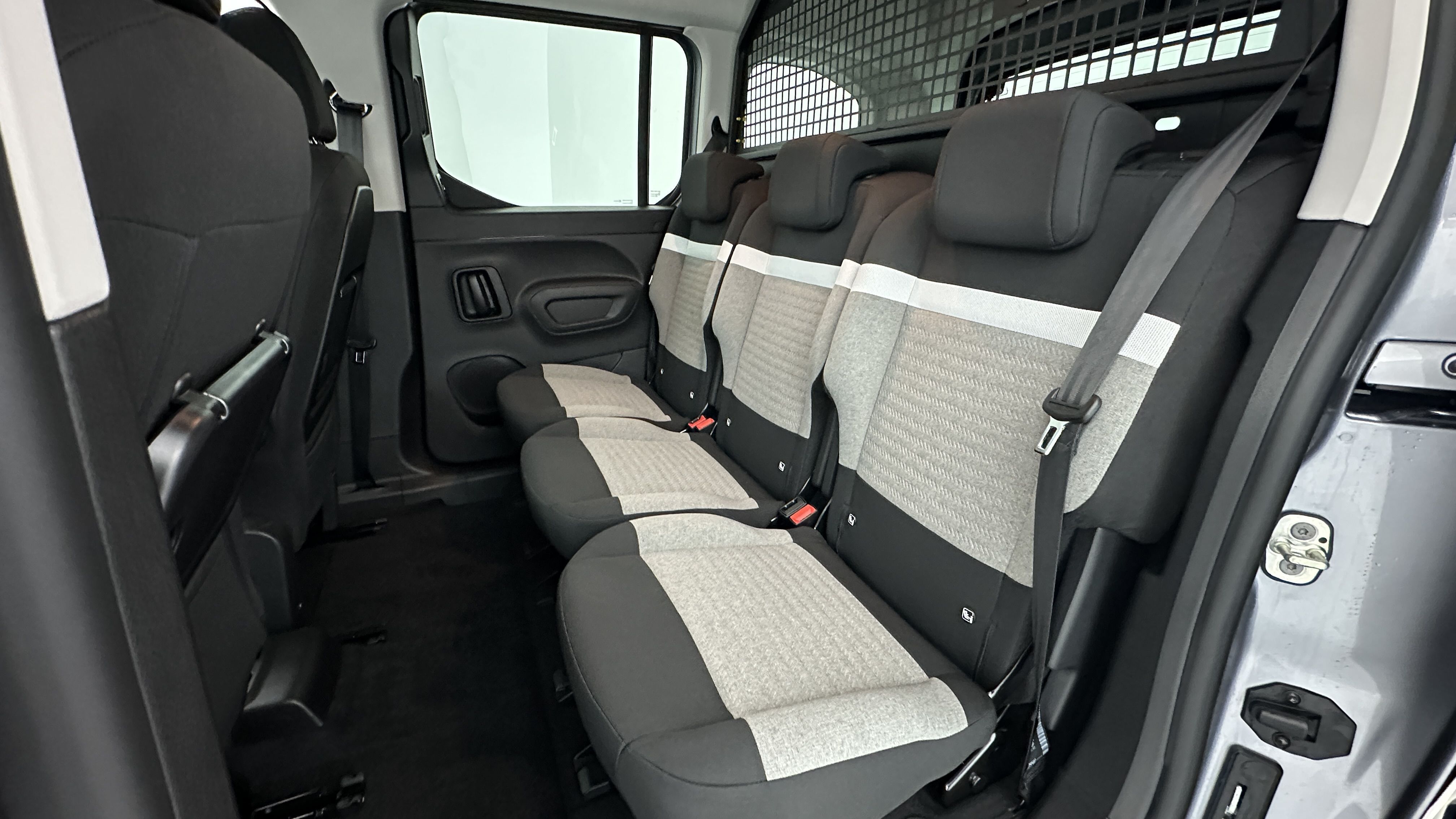 GLI00035032_p53 - CITROEN - BERLINGO - 2025 - photo 9