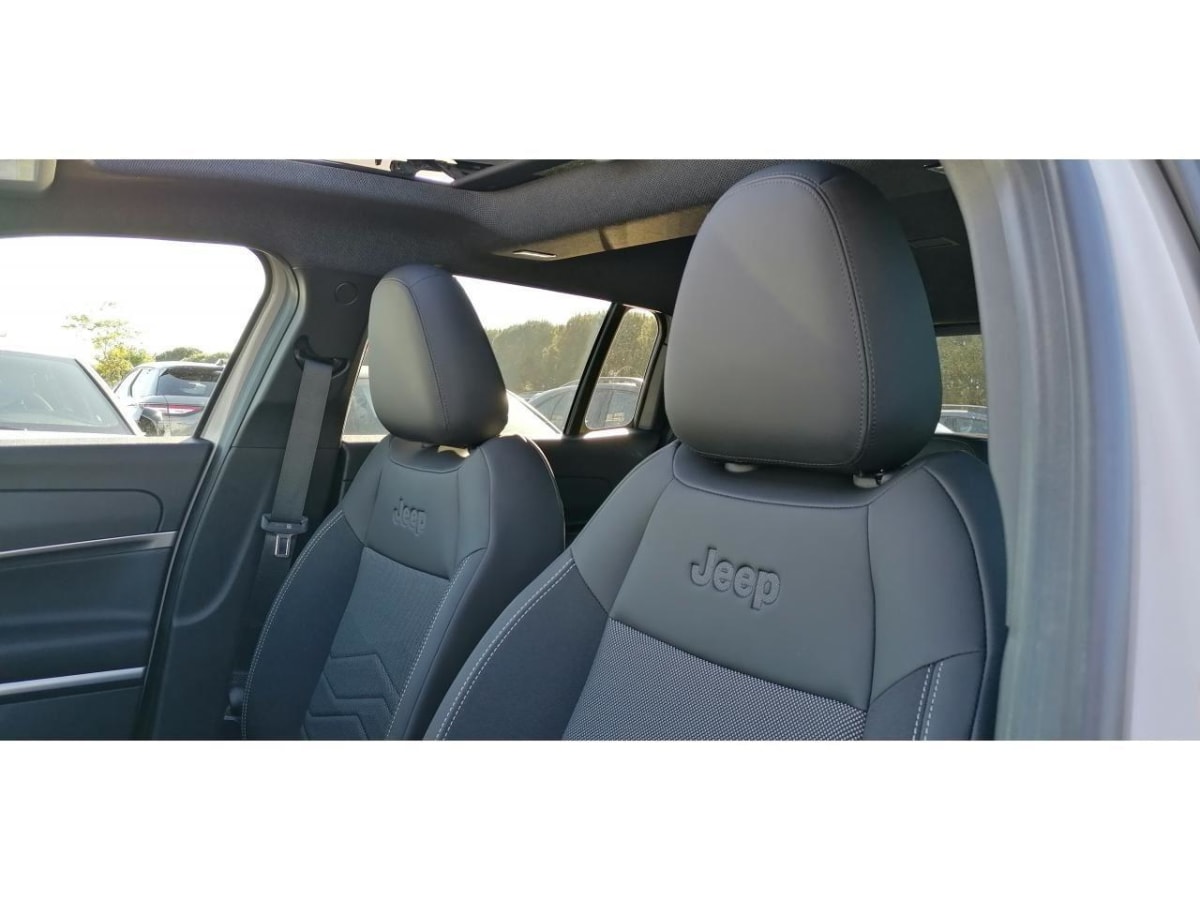390617_p2 - JEEP - AVENGER - 2026 - photo 6
