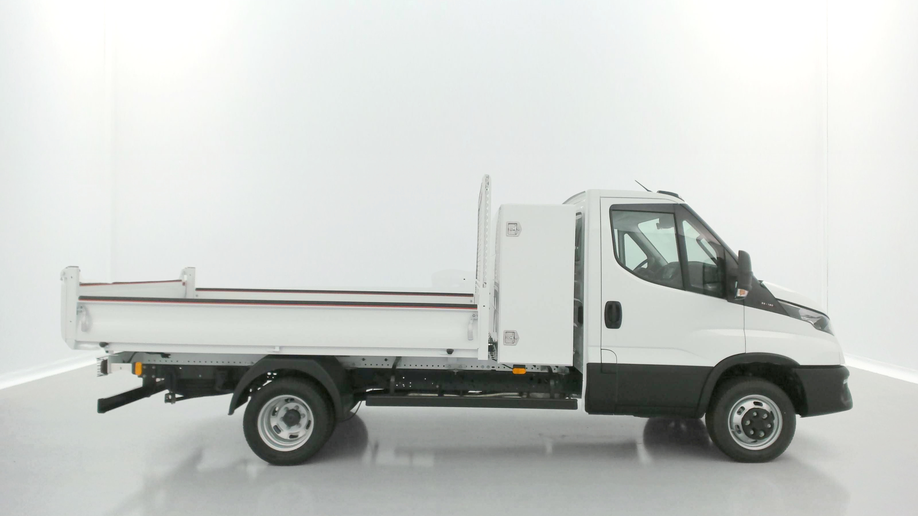 GLI00027614_p53 - IVECO - DAILY - 2026 - photo 20