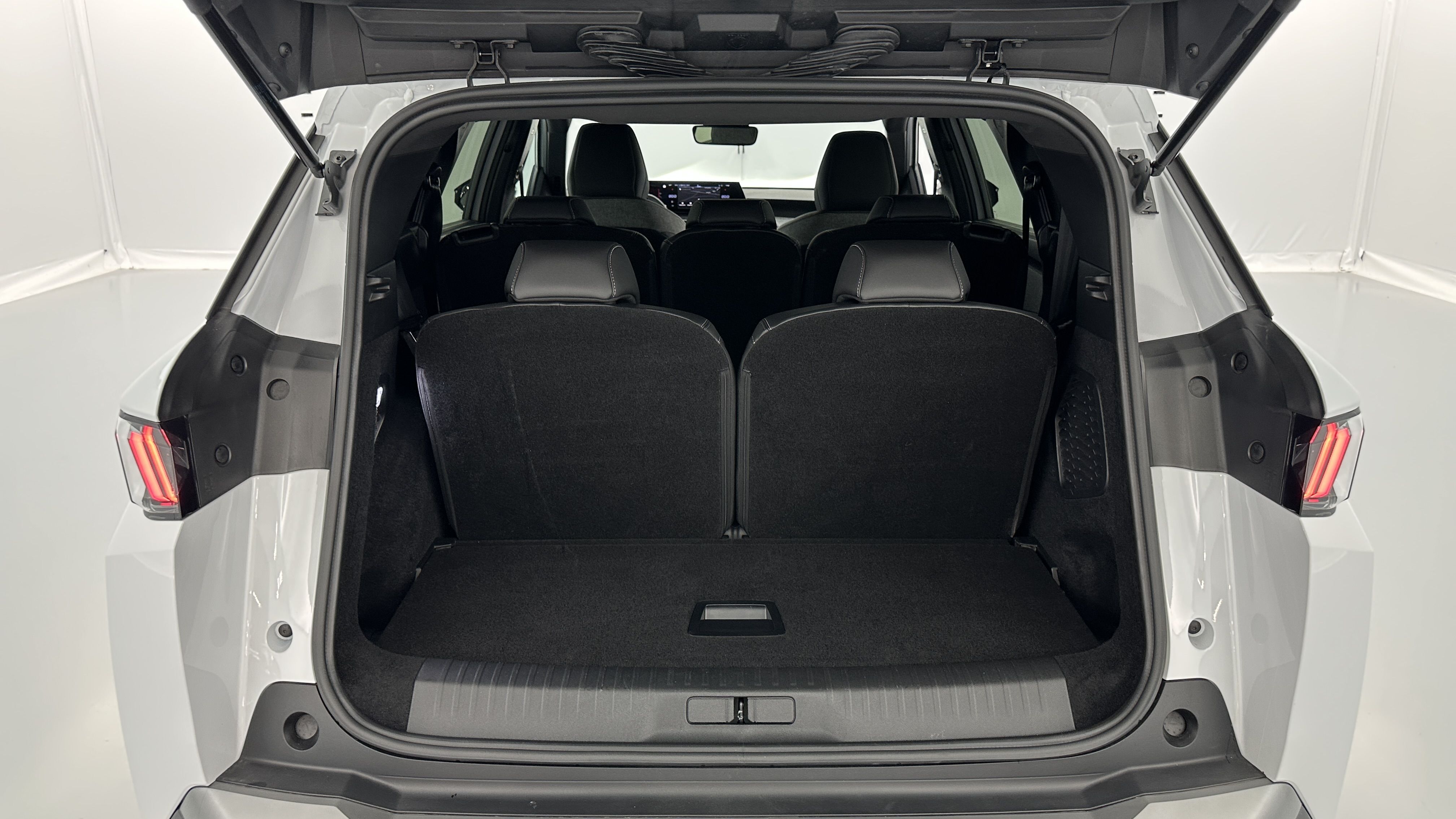 GLI00036199_p53 - PEUGEOT - 5008 - 2025 - photo 11