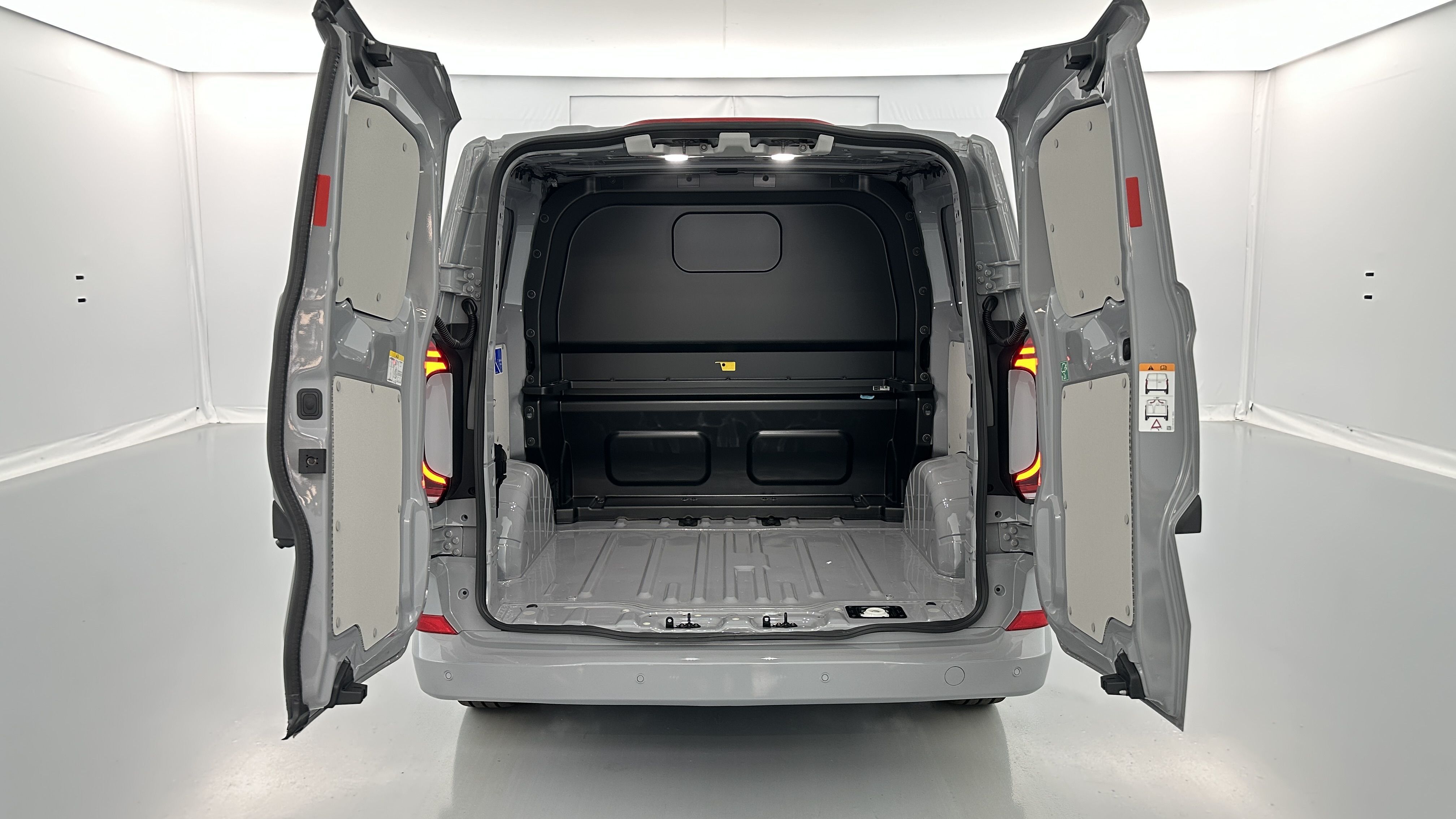 GLI00035045_p53 - VOLKSWAGEN - TRANSPORTER PROCAB - 2026 - photo 9