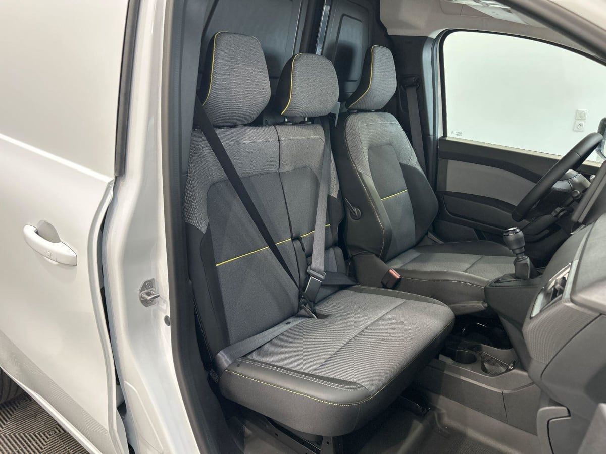 391840_p2 - RENAULT - KANGOO - 2026 - photo 8