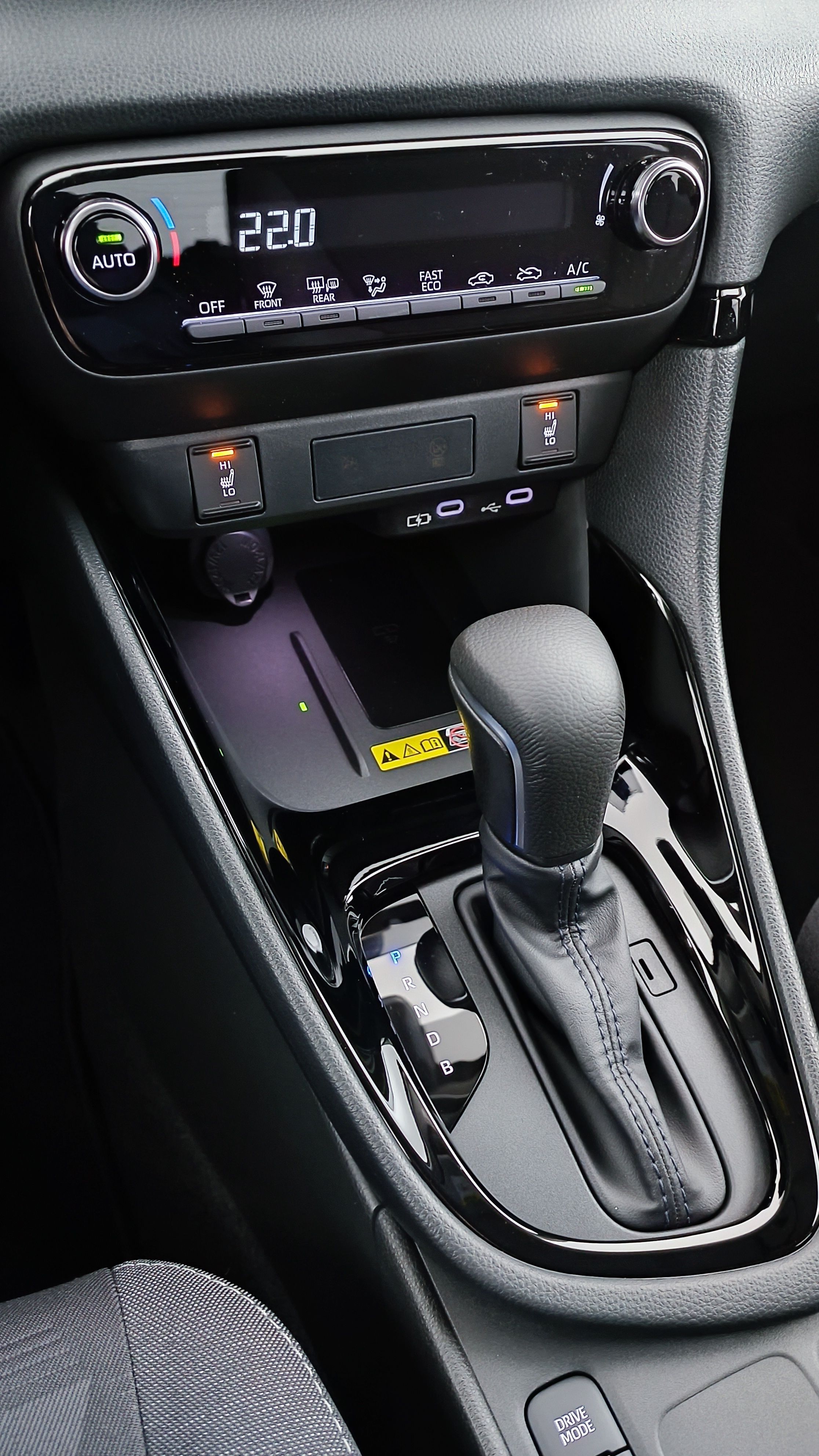 GLI00035393_p53 - TOYOTA - YARIS - 2025 - photo 18